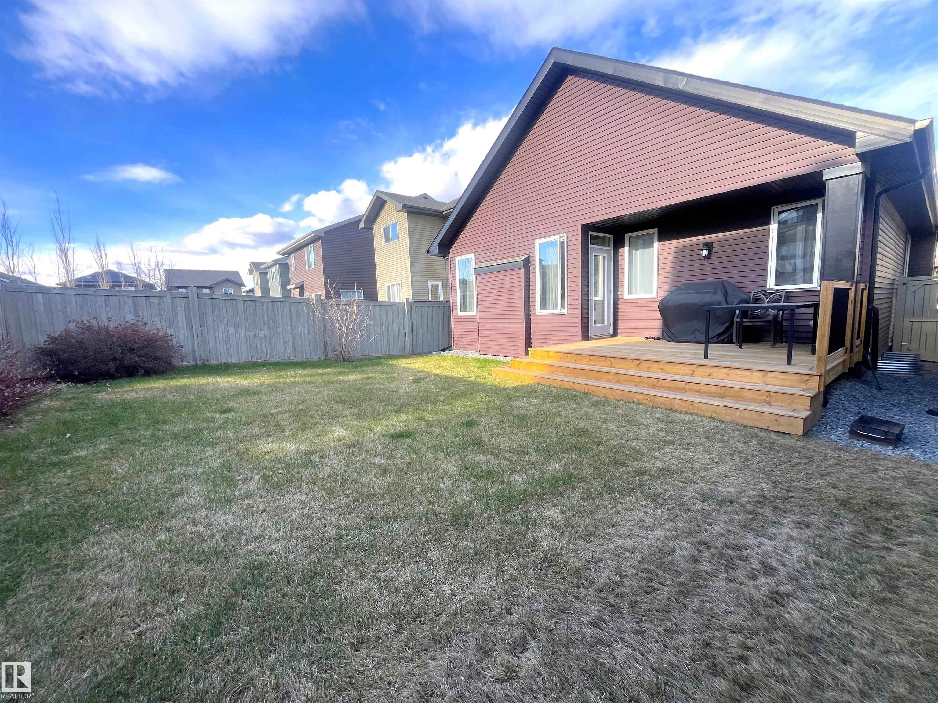 https://zimg.paragon.ice.com/ParagonImages/Property/PM/RAE/225393512/42/0/0/81e5d333b7e6449639a802f013832417/1/08efd7a0cf2bcc0d9fa6df38e77db682/225393512-6d94d631-61a2-45d3-9cdb-2df4ed871280.JPG