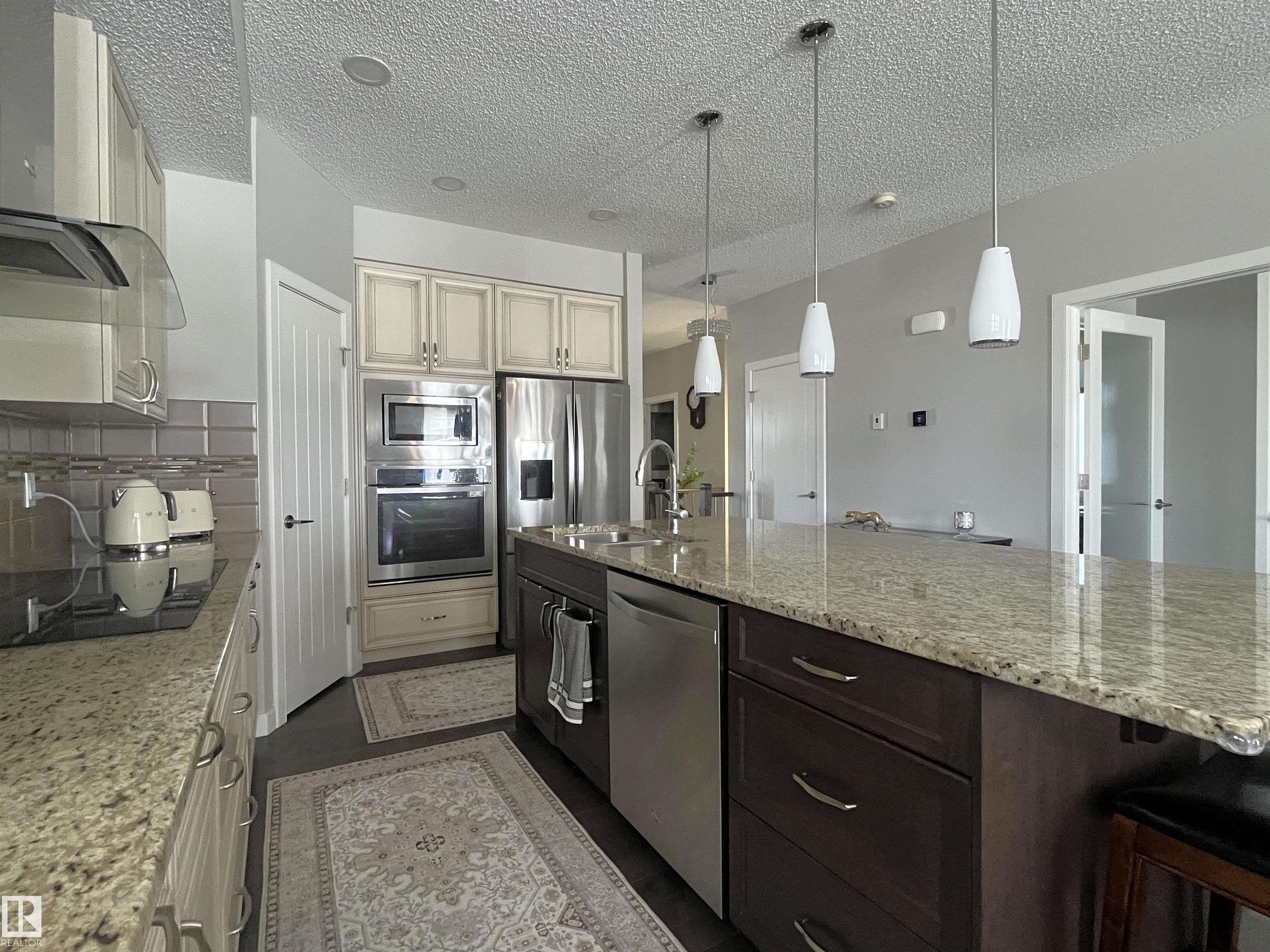 Photo 10 at 8504 216 Street NW, Rosenthal, Edmonton