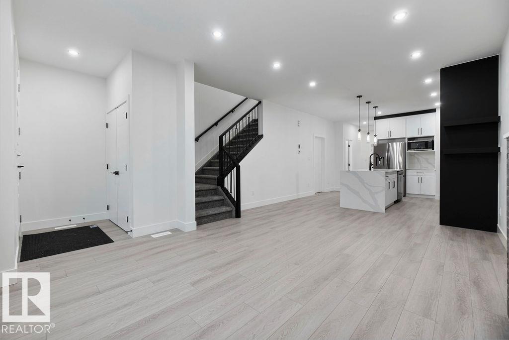 Photo 11 at 12309 91 Street NW, Delton, Edmonton