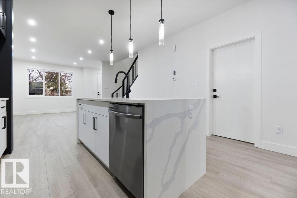 Photo 18 at 12309 91 Street NW, Delton, Edmonton