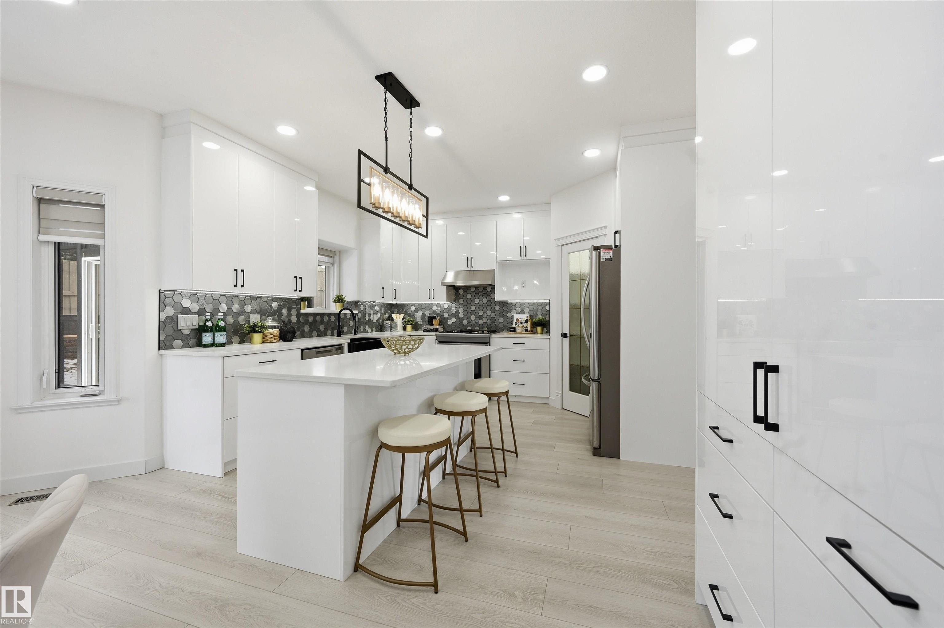 Photo 11 at 926 Thompson Place NW, Terwillegar Towne, Edmonton