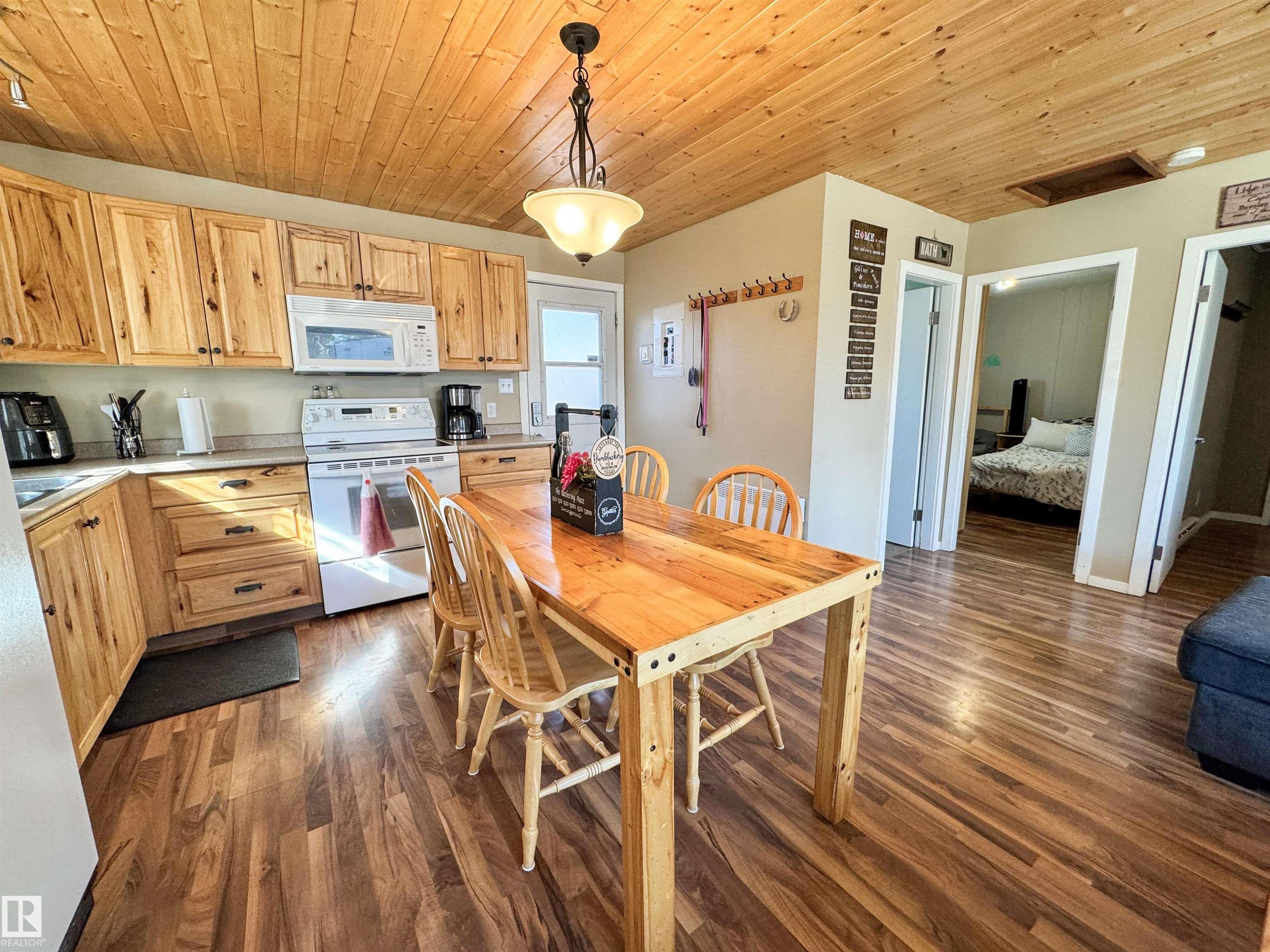 Photo 11 at 4920 58 Street, Alberta Beach, Rural Lac Ste. Anne County