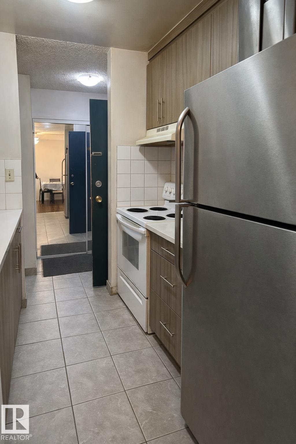 Photo 5 at 2624 Millwoods Road East NW, Weinlos, Edmonton