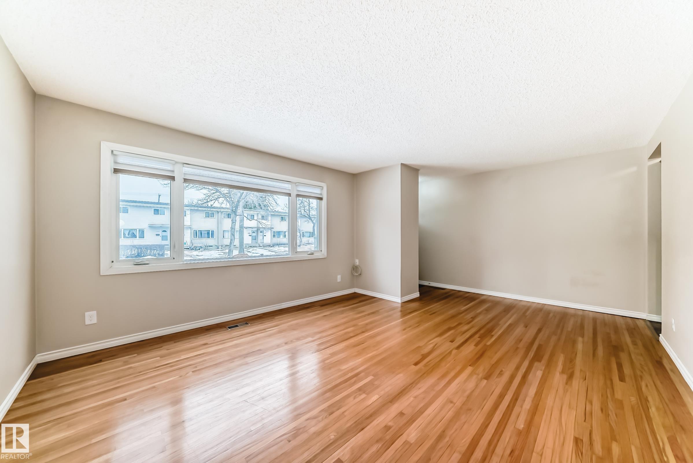 Photo 5 at 13222 83 Street NW, Glengarry, Edmonton