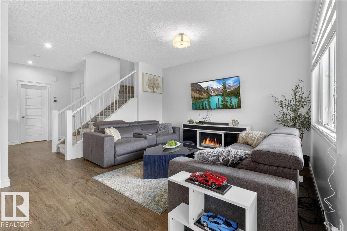 Photo 13 at 13072 211 Street NW, Trumpeter Area, Edmonton