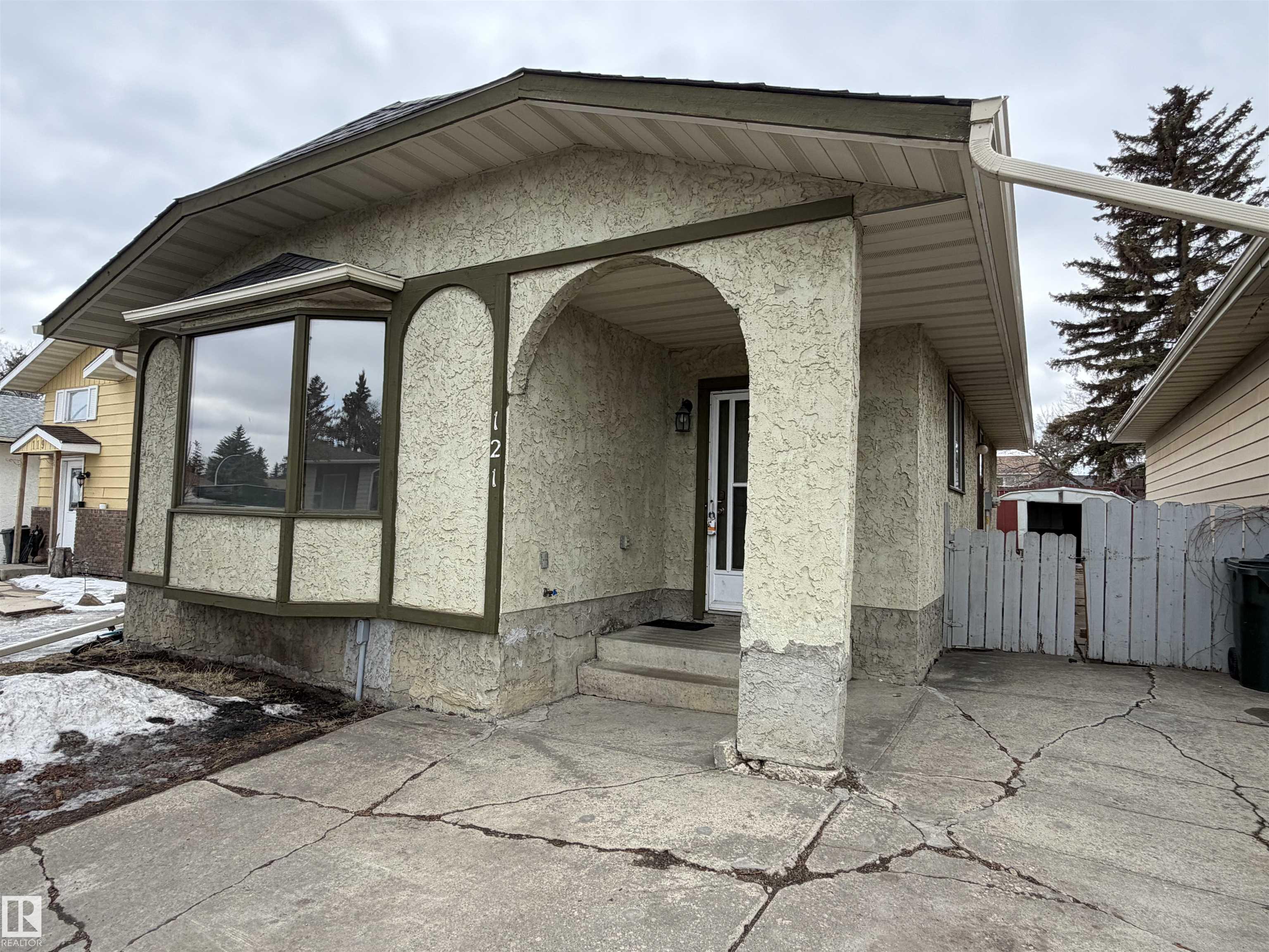 Photo 2 at 121 Wellington Crescent, Woodhaven, Spruce Grove