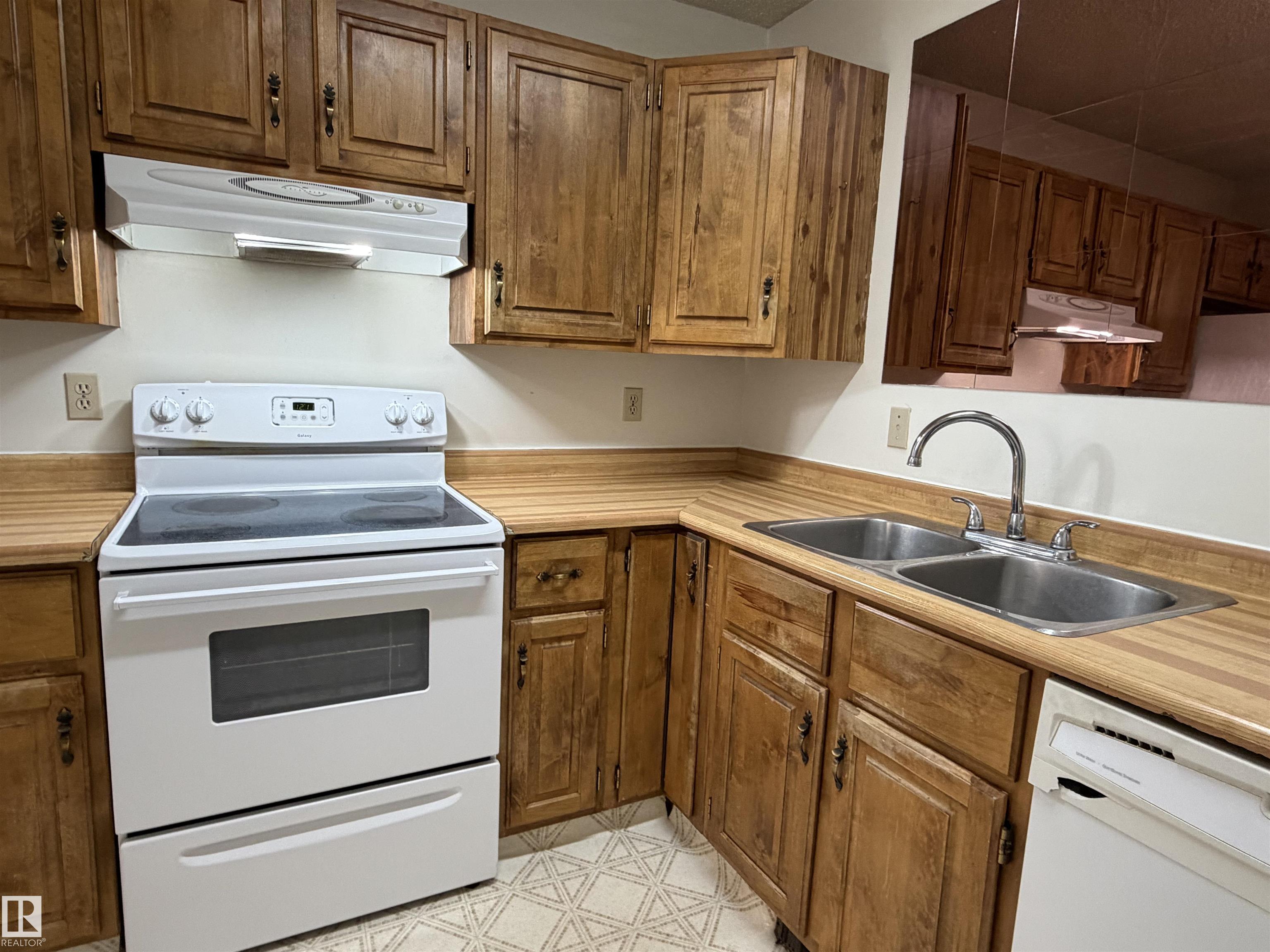 Photo 15 at 121 Wellington Crescent, Woodhaven, Spruce Grove