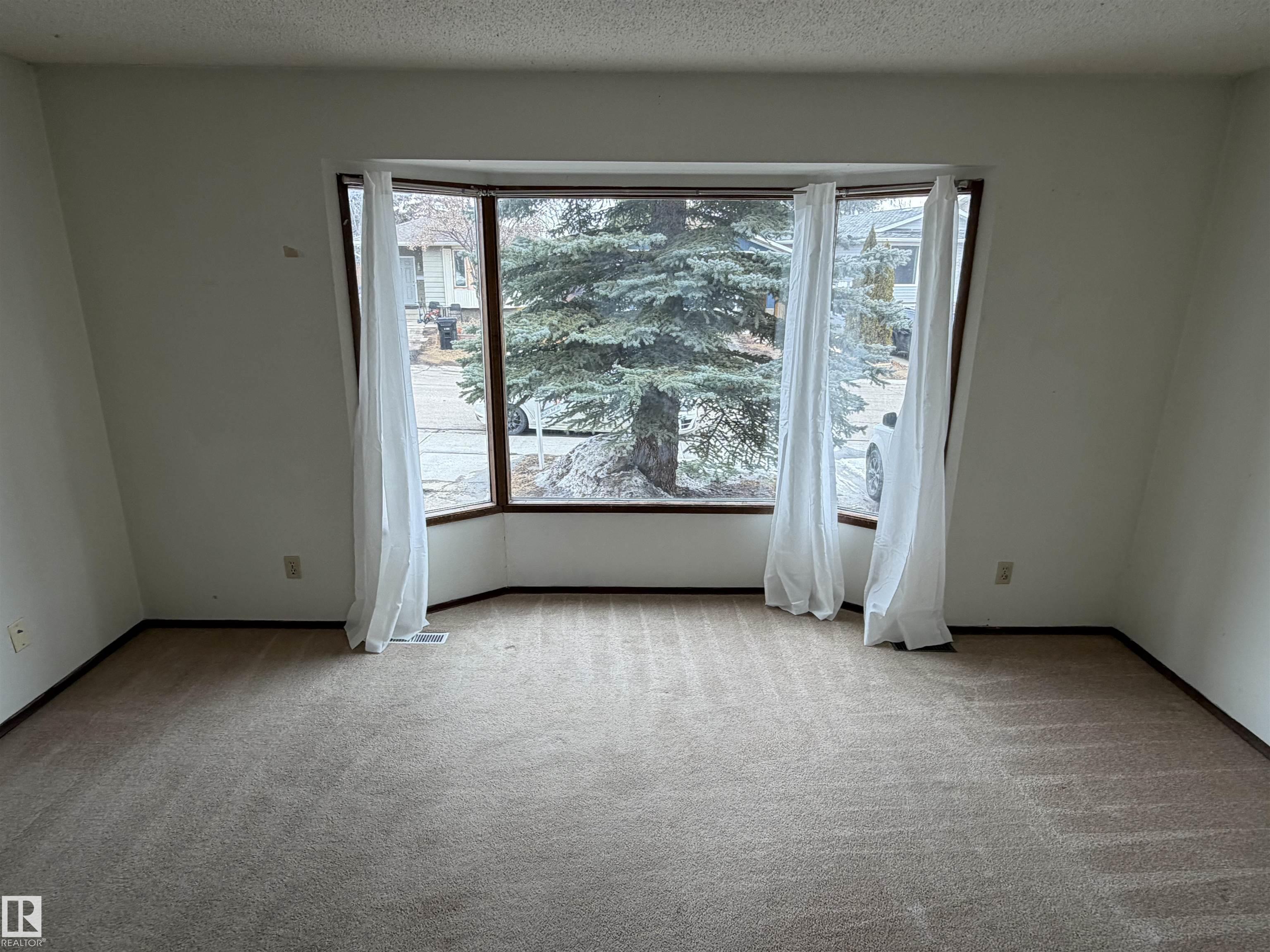 Photo 9 at 121 Wellington Crescent, Woodhaven, Spruce Grove