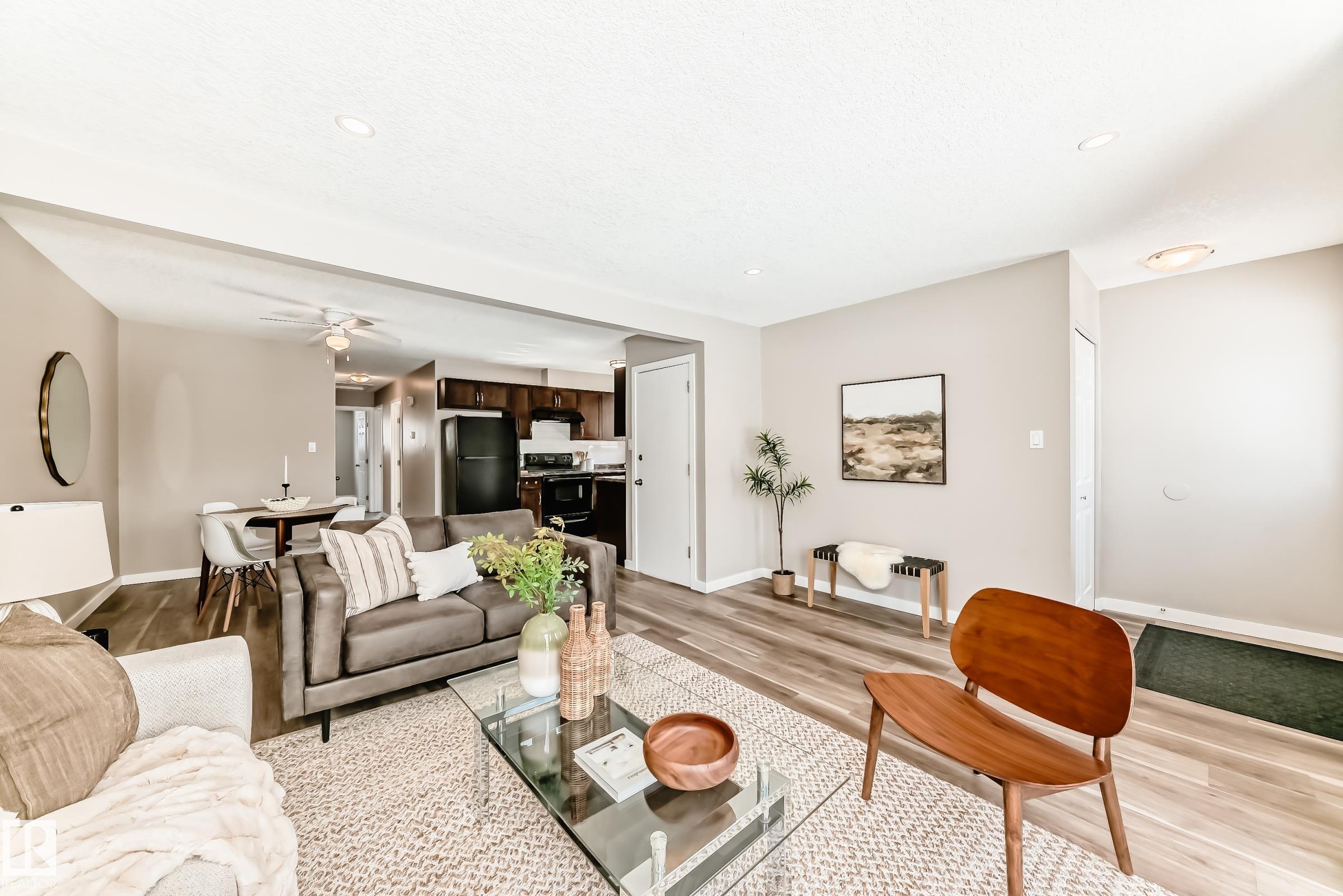 Photo 6 at 10327 150 Street NW, Canora, Edmonton