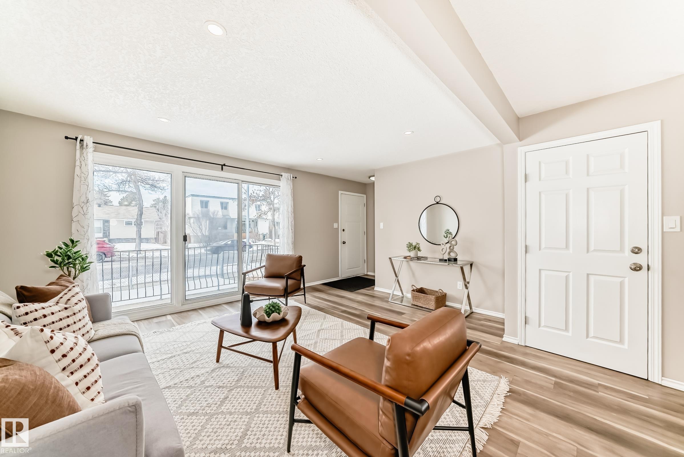 Photo 6 at 10329 150 Street NW, Canora, Edmonton