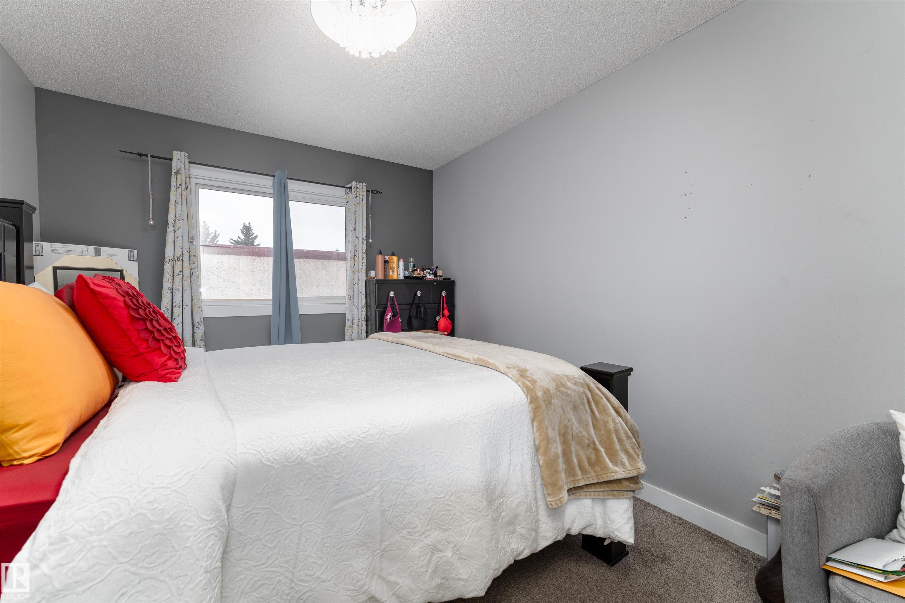 Photo 17 at 110 Centennial crest NW, Britannia Youngstown, Edmonton