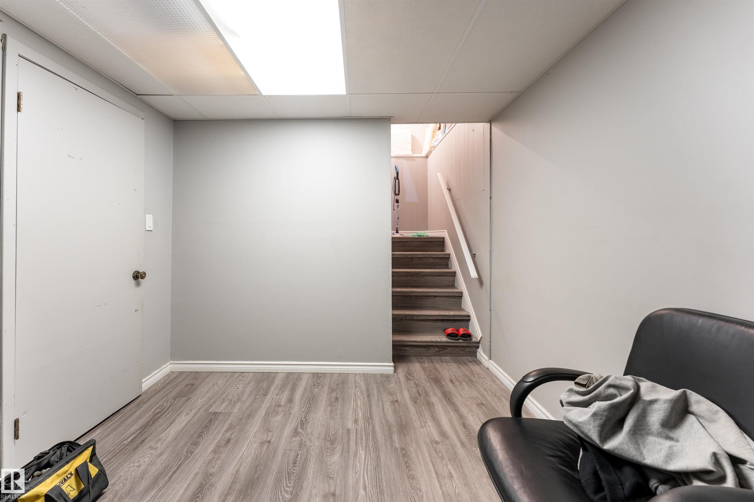 Photo 23 at 110 Centennial crest NW, Britannia Youngstown, Edmonton