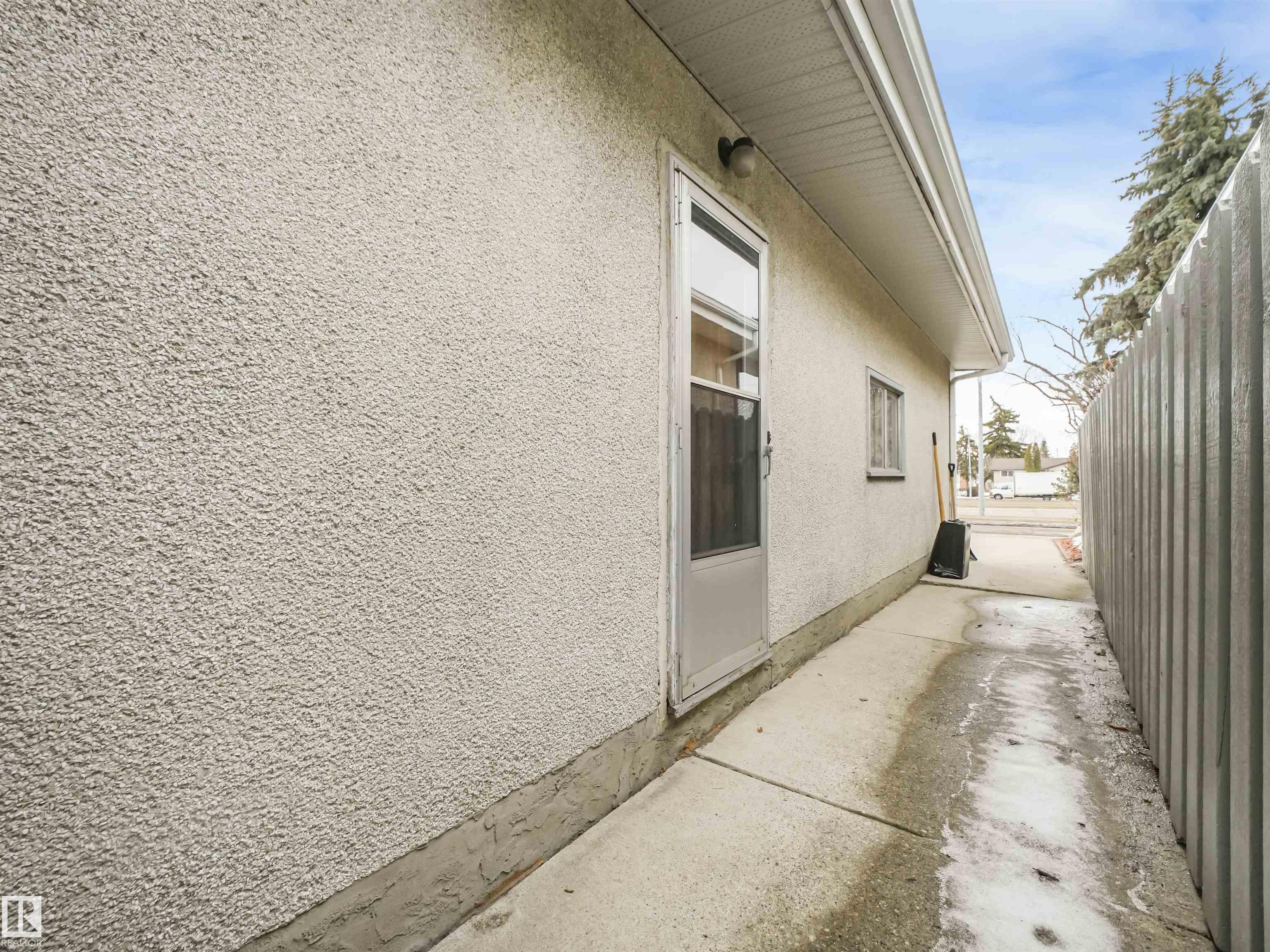 Photo 12 at 8608 137ave Avenue NW, Northmount, Edmonton