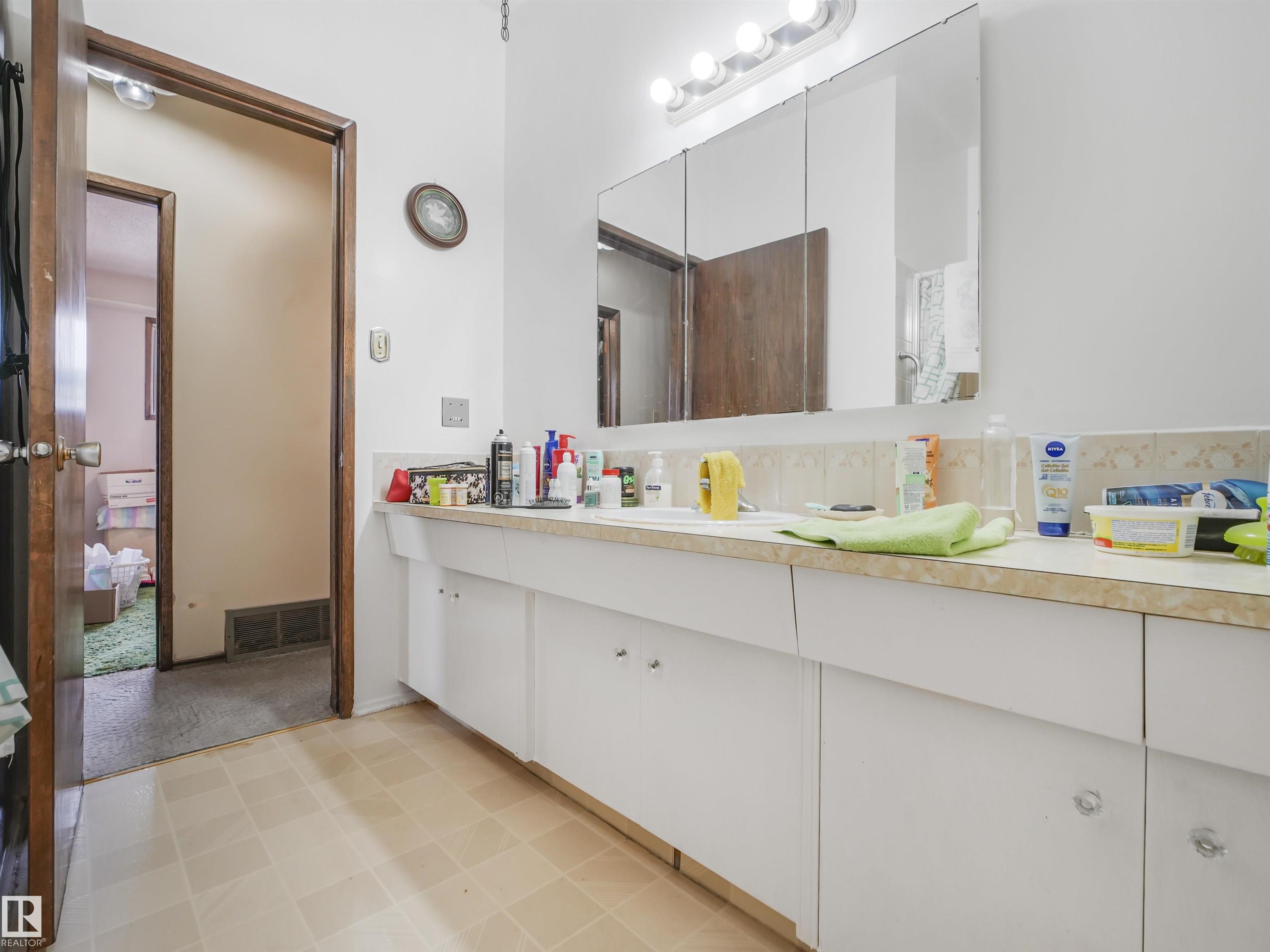 Photo 37 at 8608 137ave Avenue NW, Northmount, Edmonton