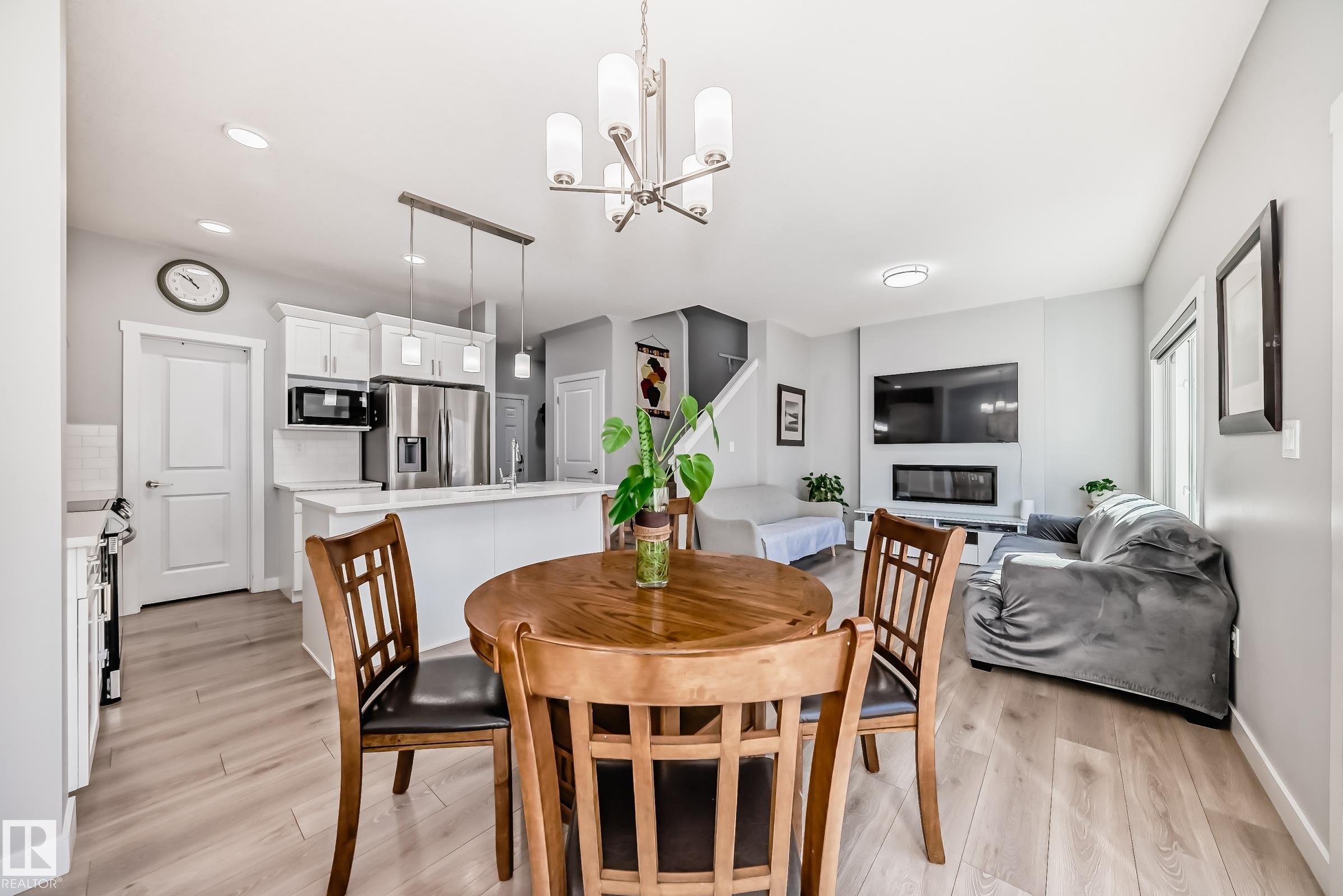 https://zimg.paragon.ice.com/ParagonImages/Property/PM/RAE/225393596/13/0/0/87f44d6db0b01c200b7d15fcec2076a6/1/d51430fe783ffb7e35d39cb95b139e1c/225393596-934e386e-16bc-4169-8e06-7807da650e40.JPG
