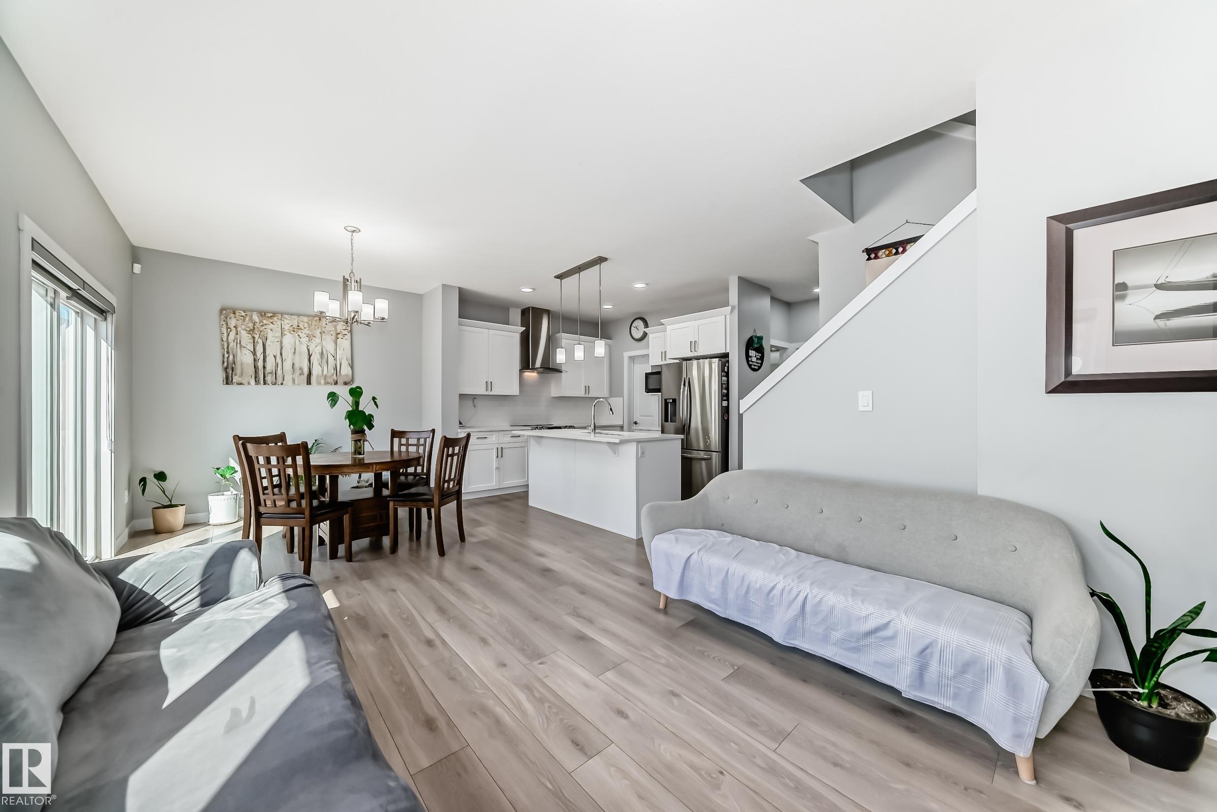 https://zimg.paragon.ice.com/ParagonImages/Property/PM/RAE/225393596/17/0/0/1a37ae64dd46d7160f924464ae41c7f5/1/d51430fe783ffb7e35d39cb95b139e1c/225393596-87969834-3bbb-41df-b4a6-d12ca13ce7a6.JPG