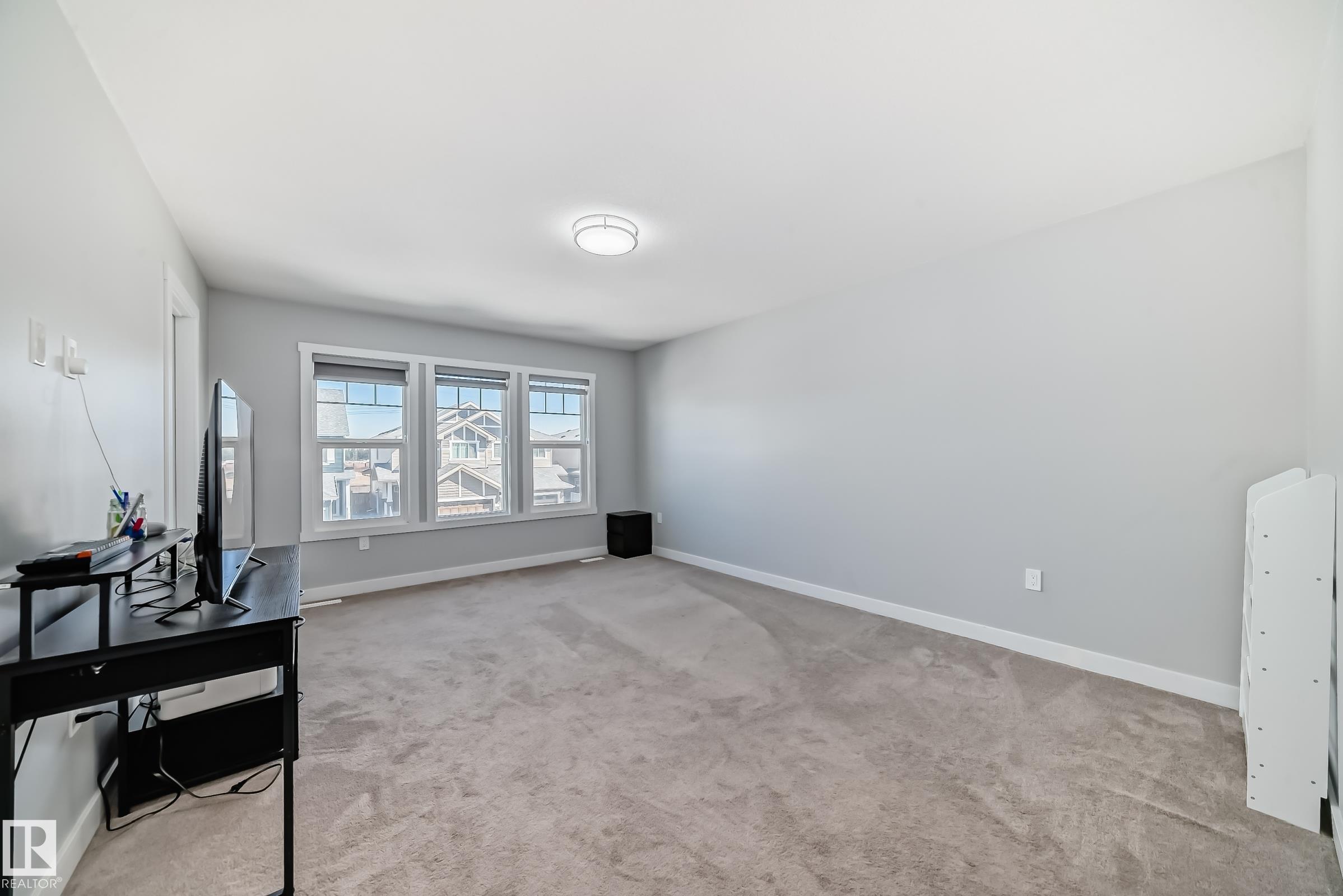 https://zimg.paragon.ice.com/ParagonImages/Property/PM/RAE/225393596/25/0/0/a467d0dff201799210fff04505651877/1/d51430fe783ffb7e35d39cb95b139e1c/225393596-a5e06fa9-3936-4f0d-922f-9c50a46d0564.JPG