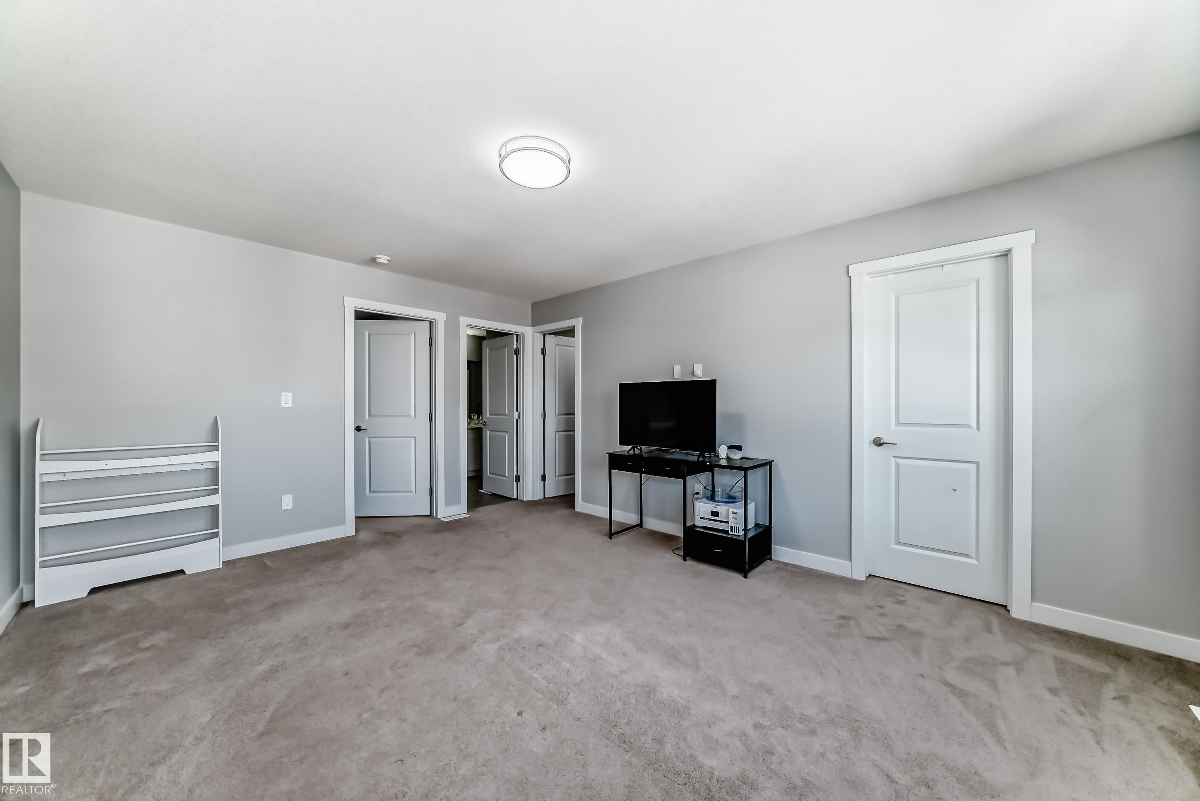 https://zimg.paragon.ice.com/ParagonImages/Property/PM/RAE/225393596/27/0/0/f6ac2b015216774f82532b1a518dd60c/1/d51430fe783ffb7e35d39cb95b139e1c/225393596-2ae89849-4915-4d87-b42f-e91f1582c12e.JPG