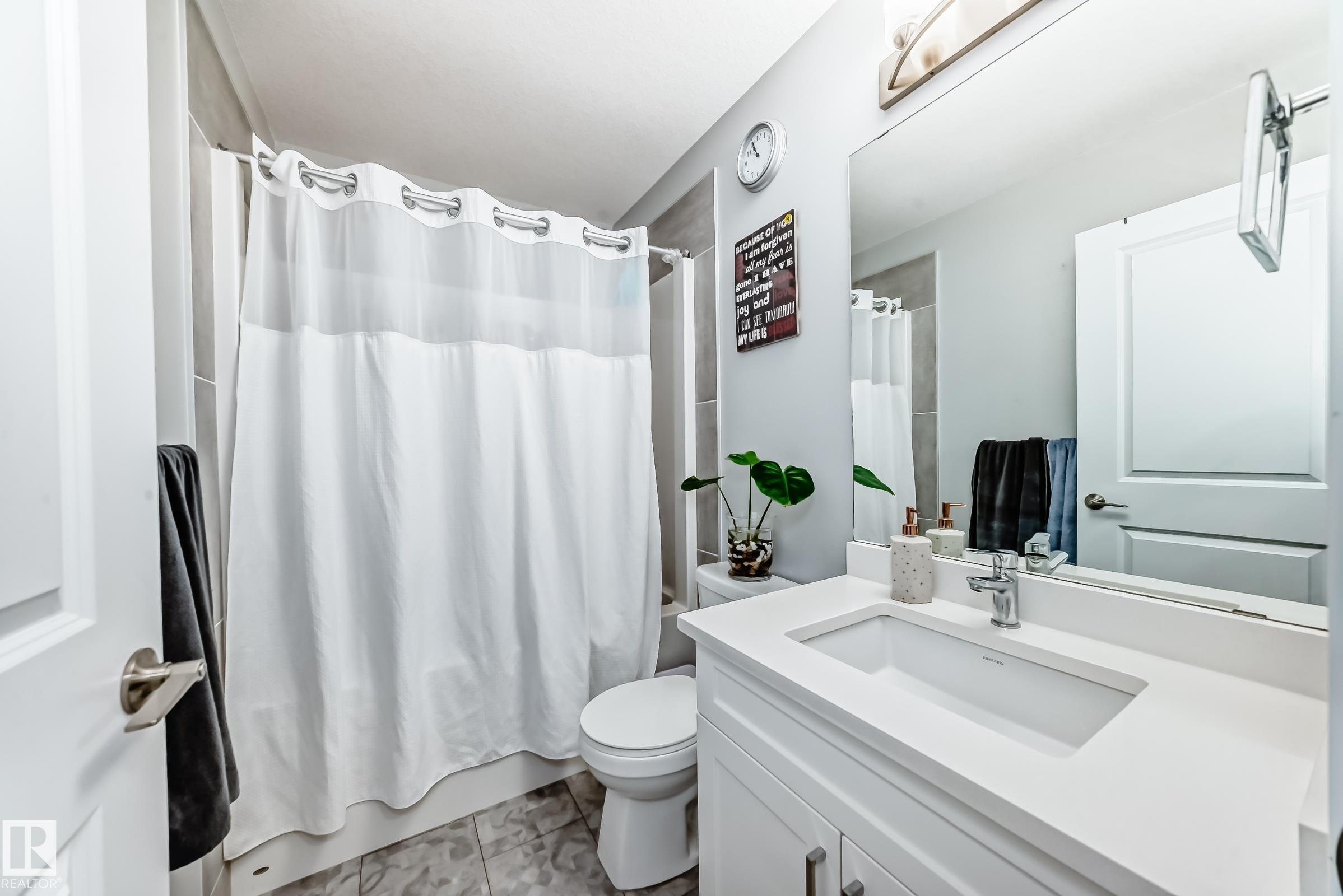 https://zimg.paragon.ice.com/ParagonImages/Property/PM/RAE/225393596/37/0/0/cce28524ef5f25231ad945f31b9b5026/1/d51430fe783ffb7e35d39cb95b139e1c/225393596-908b19ae-62ff-4c74-b8e2-dce5e1951ad4.JPG