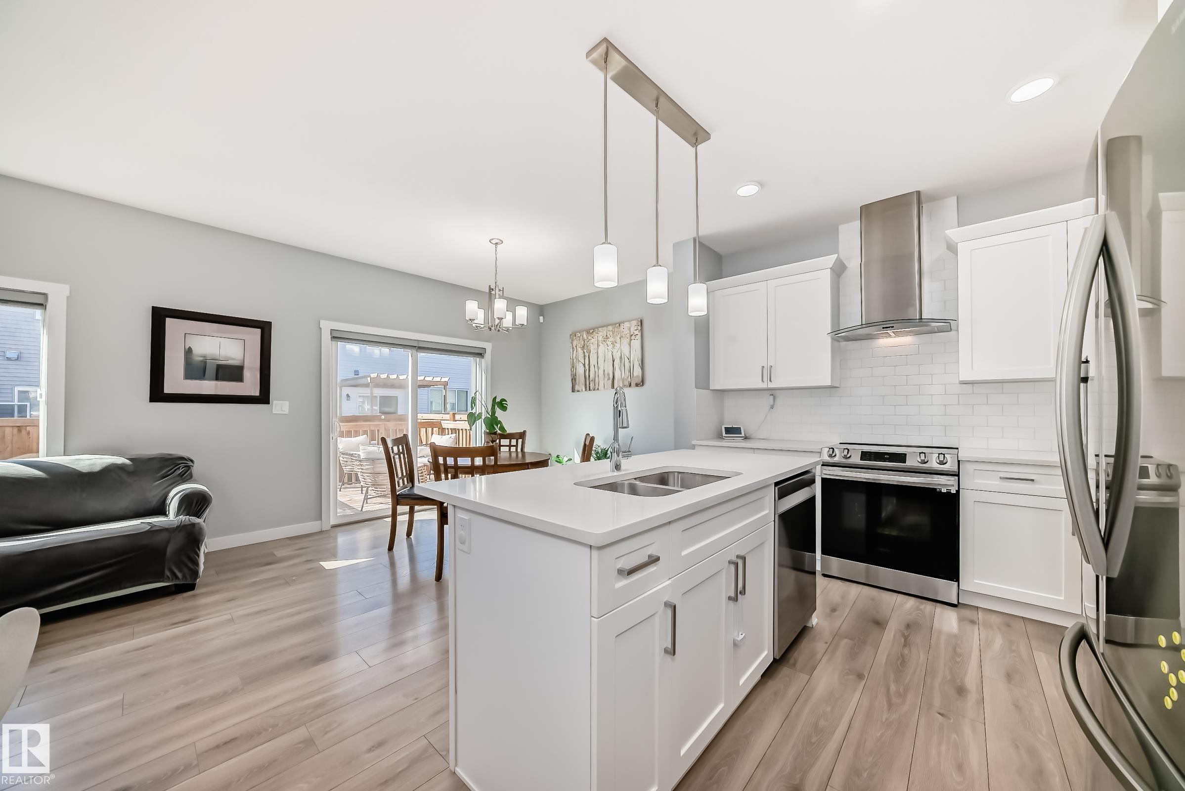 https://zimg.paragon.ice.com/ParagonImages/Property/PM/RAE/225393596/7/0/0/629ca222689abd3729384d1caeaed74e/1/d51430fe783ffb7e35d39cb95b139e1c/225393596-5f6f9935-e4d7-4c5a-b555-675d139418aa.JPG