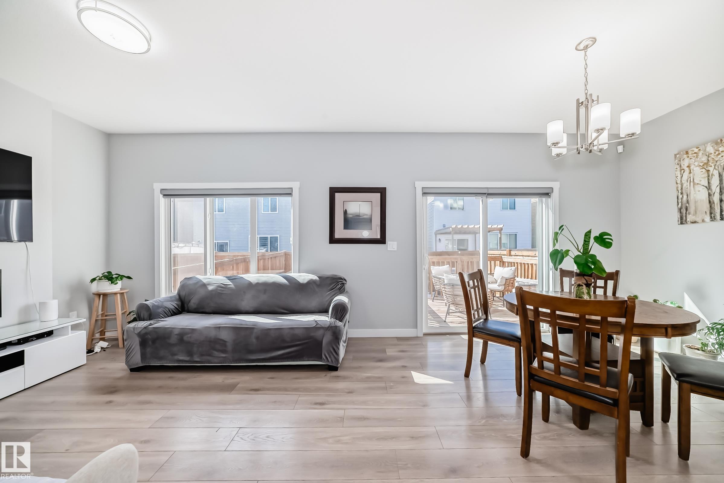 https://zimg.paragon.ice.com/ParagonImages/Property/PM/RAE/225393596/8/0/0/e497a55b7d5ed7b4b2e2c9c525eb4158/1/d51430fe783ffb7e35d39cb95b139e1c/225393596-5ce0b692-2c1a-470d-bb2d-78da7d171983.JPG