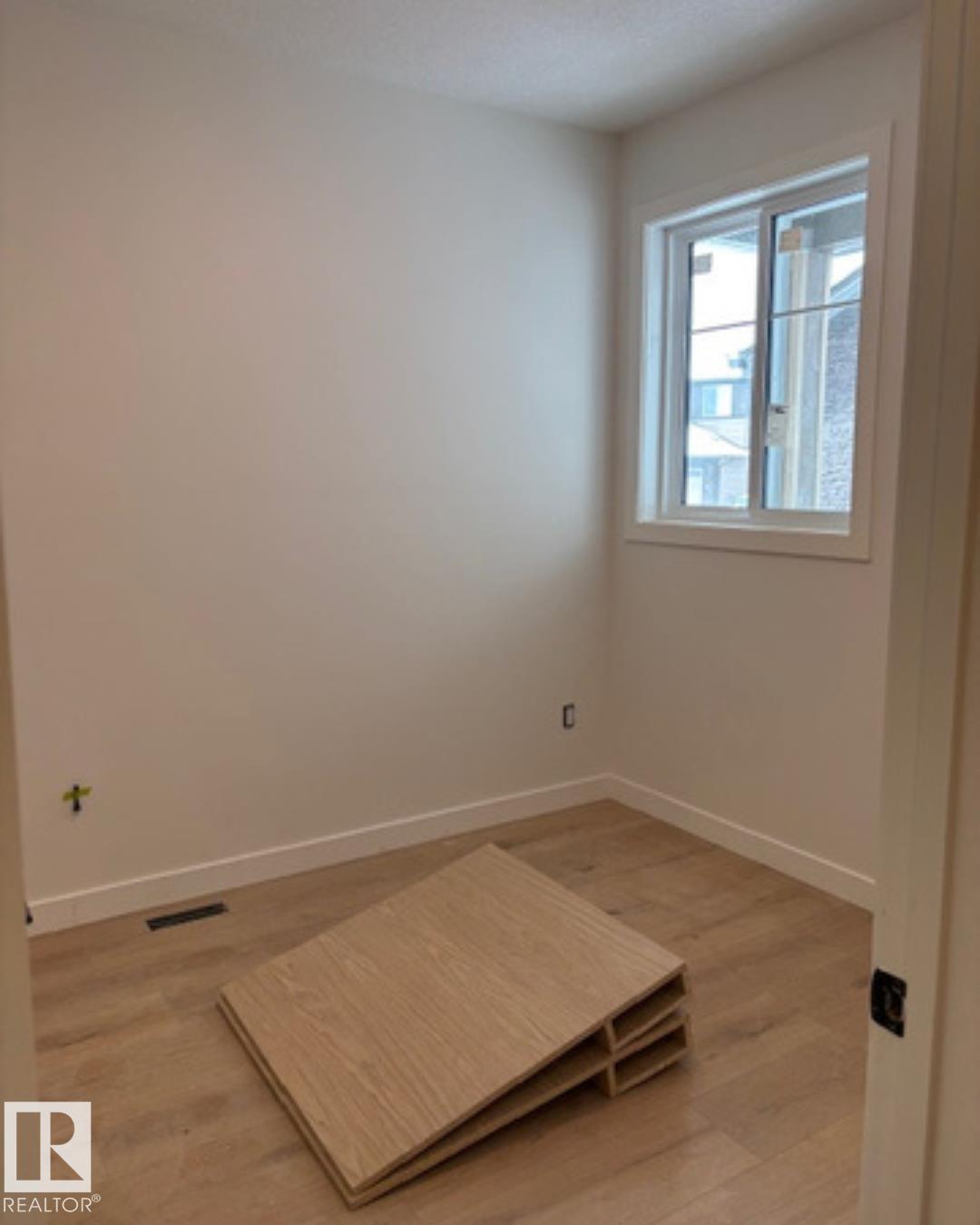 Photo 6 at 6 Enns Court, South Pointe, Fort Saskatchewan