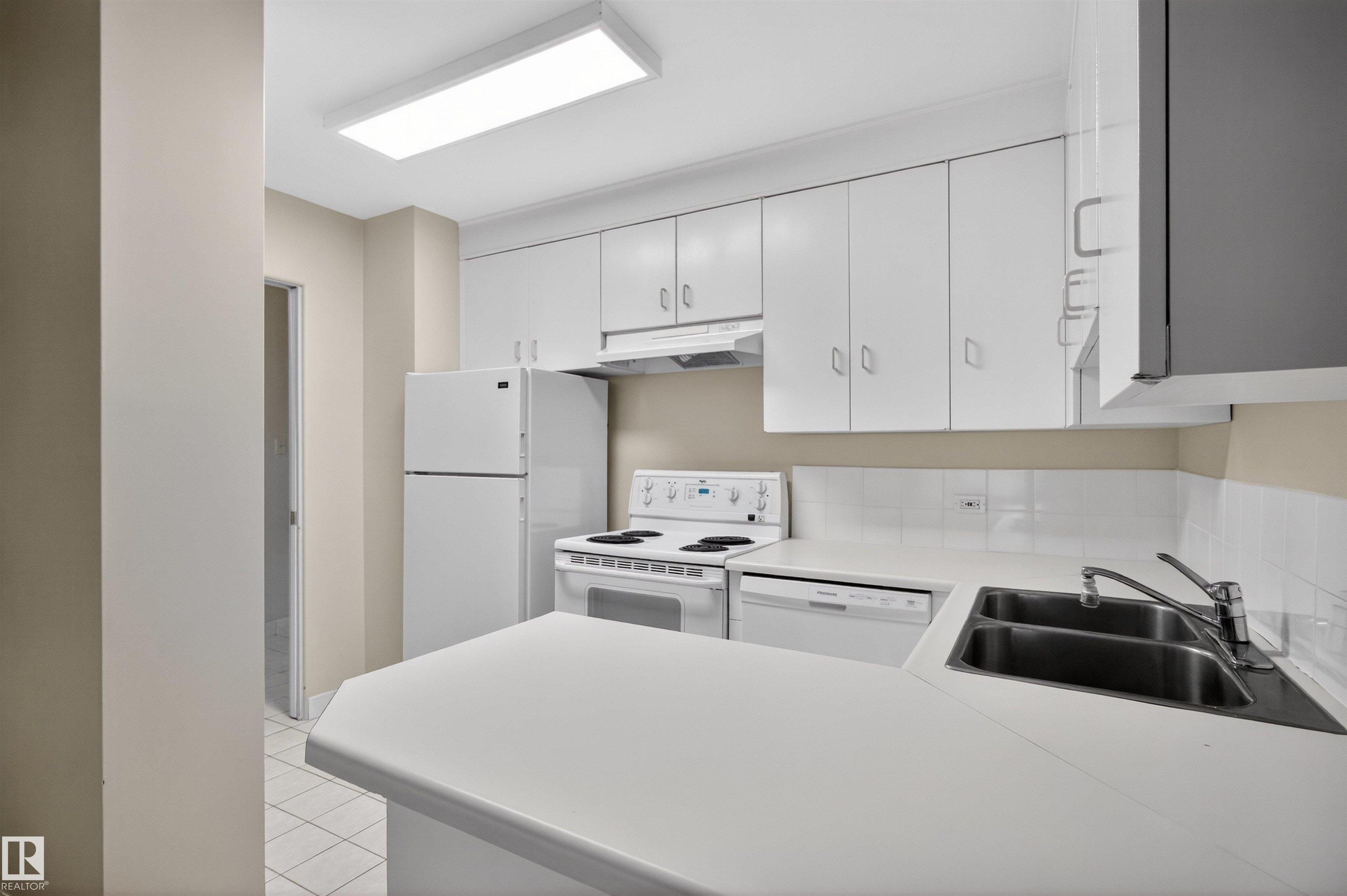 Photo 12 at 304 - 12207 Jasper Avenue NW, Wîhkwêntôwin, Edmonton