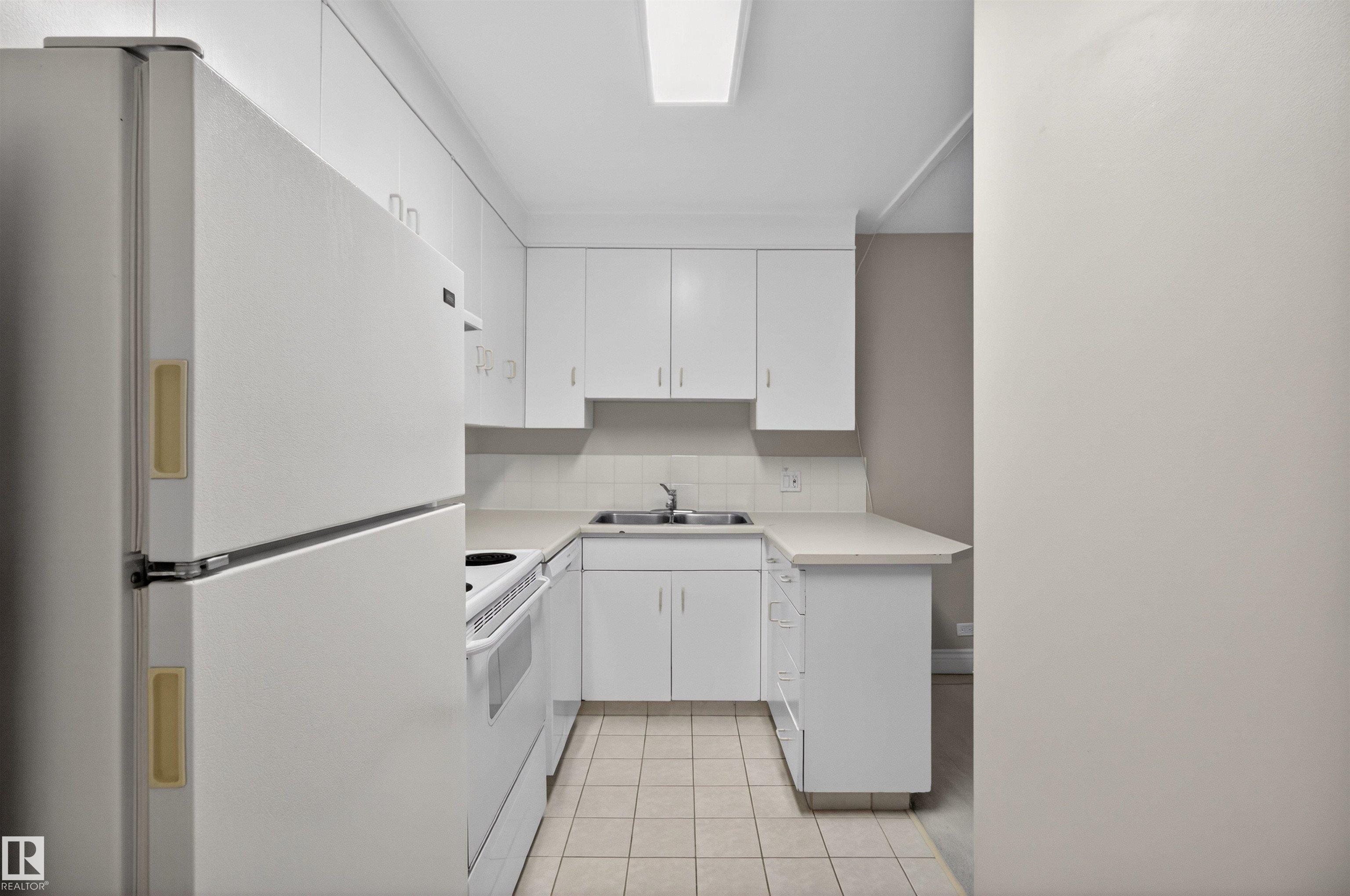 Photo 13 at 304 - 12207 Jasper Avenue NW, Wîhkwêntôwin, Edmonton