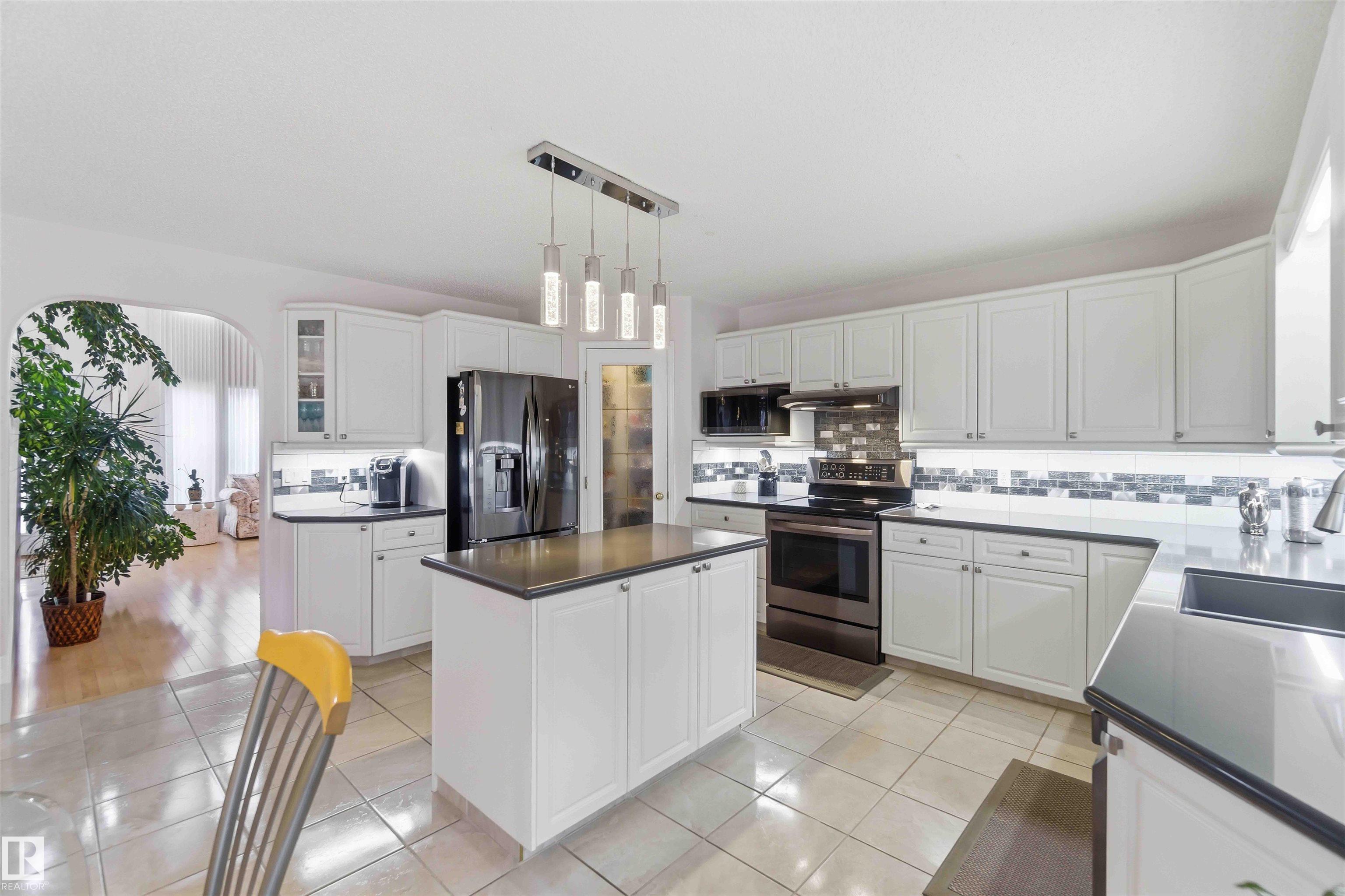 Photo 22 at #1 Colonial Close, Coloniale Estates, Beaumont