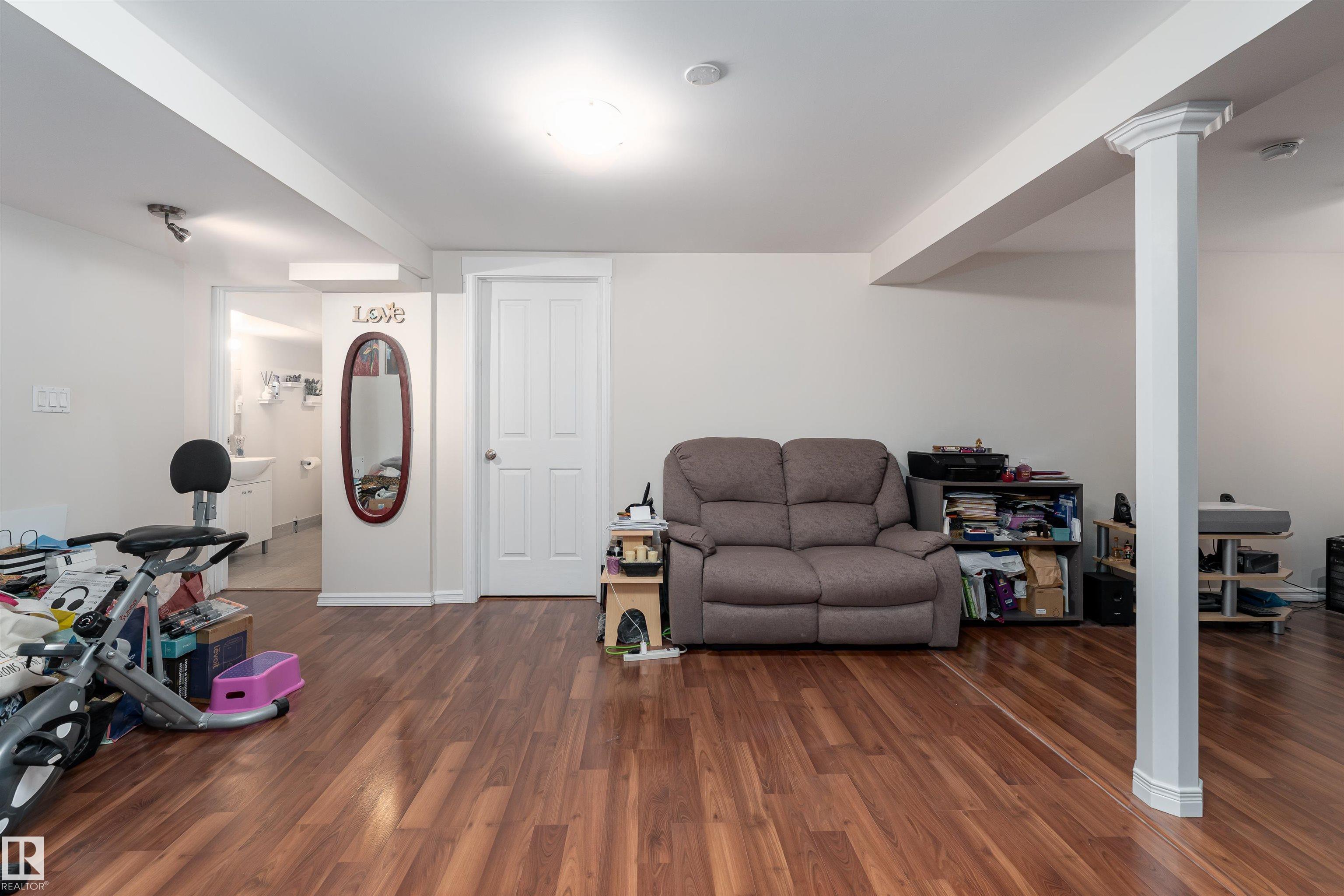 https://zimg.paragon.ice.com/ParagonImages/Property/PM/RAE/225393641/21/0/0/8f8b9f70a934143412754f5e000ef3ec/1/69a4cfa0c54a0994a70a18ed43ef3bd1/225393641-3b3102e9-74d7-4e36-a5f4-feccc1a63ae7.JPG