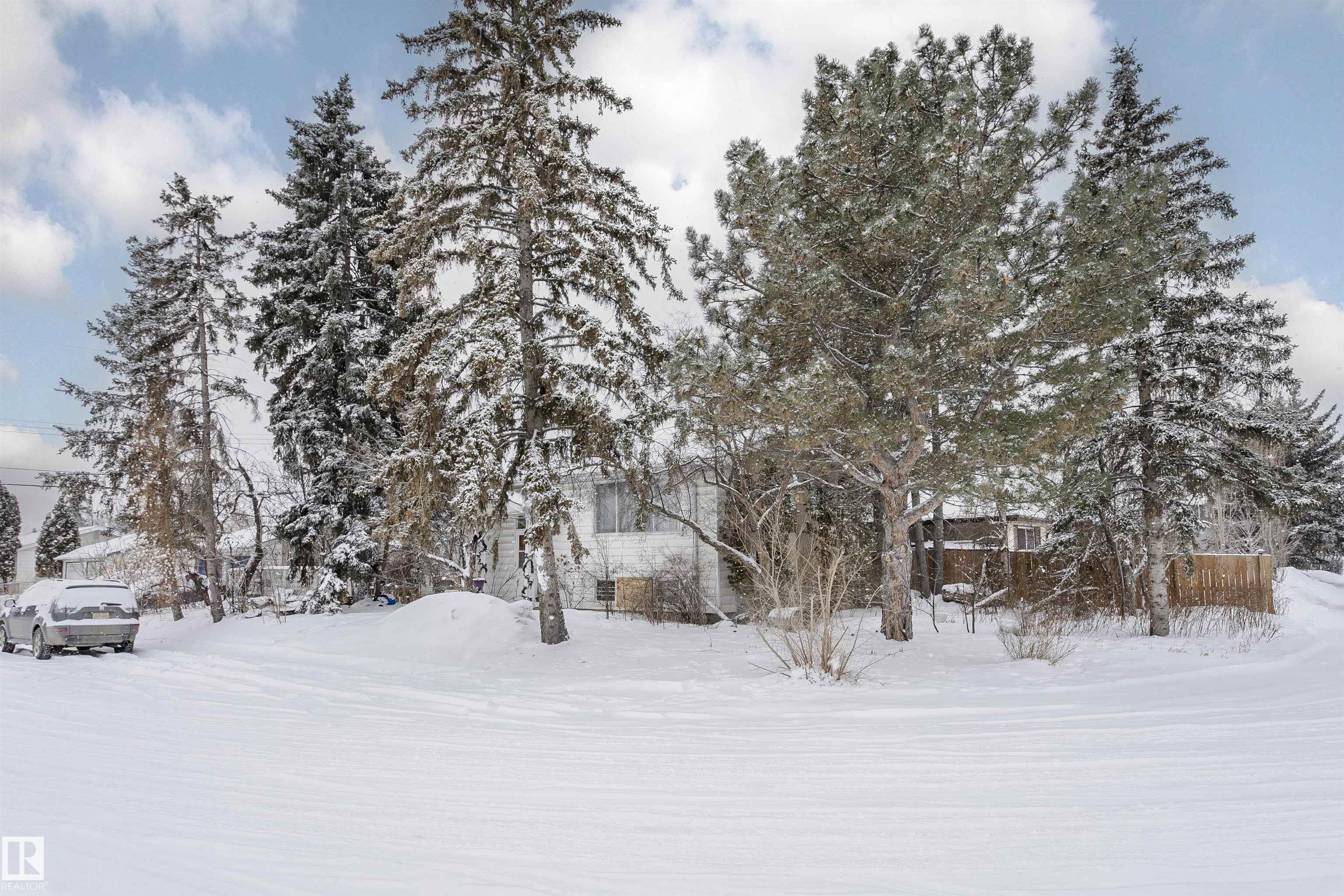 Photo 13 at 13512 71 Street NW, Delwood, Edmonton