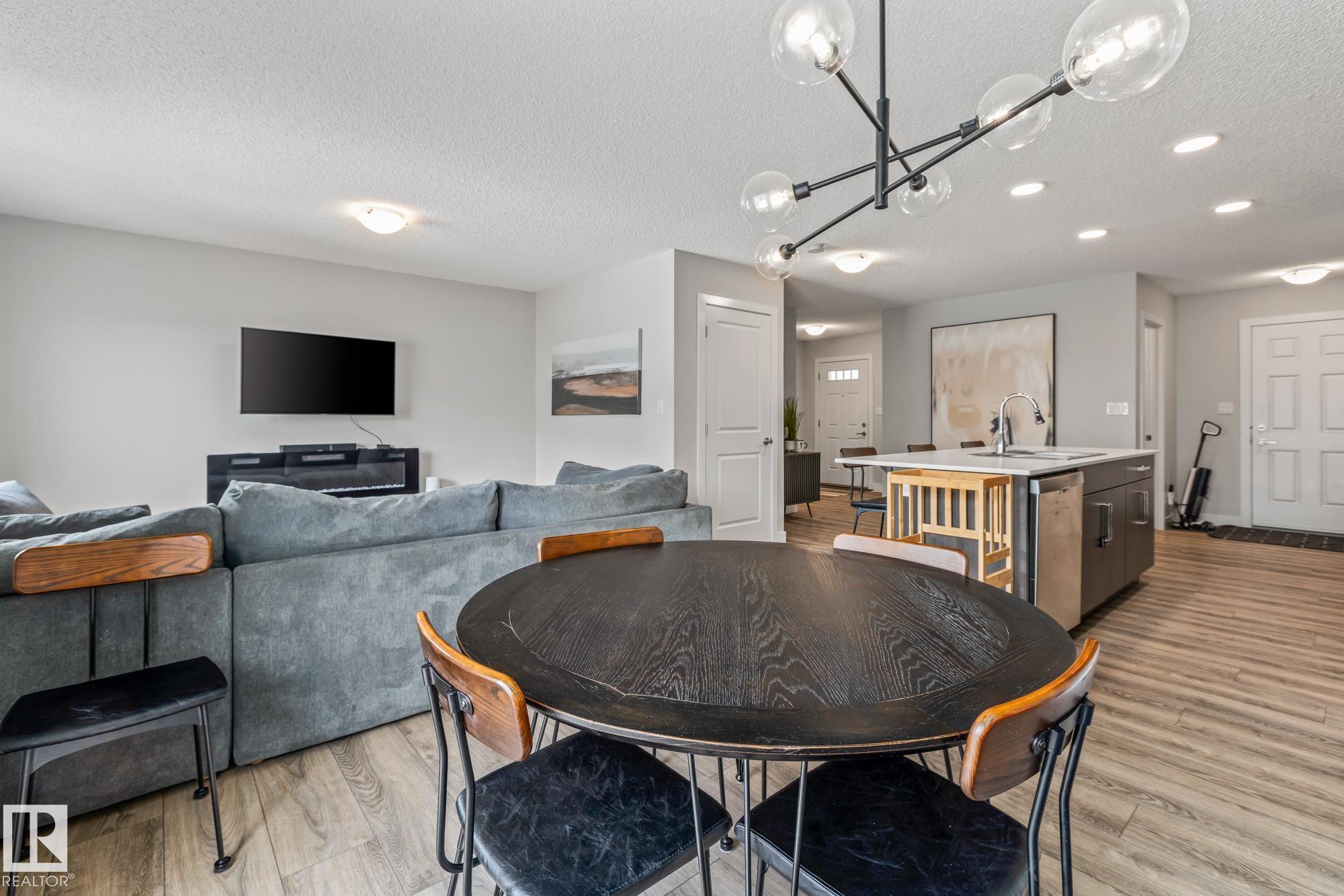 Photo 13 at 856 Ebbers Crescent NW, Ebbers, Edmonton