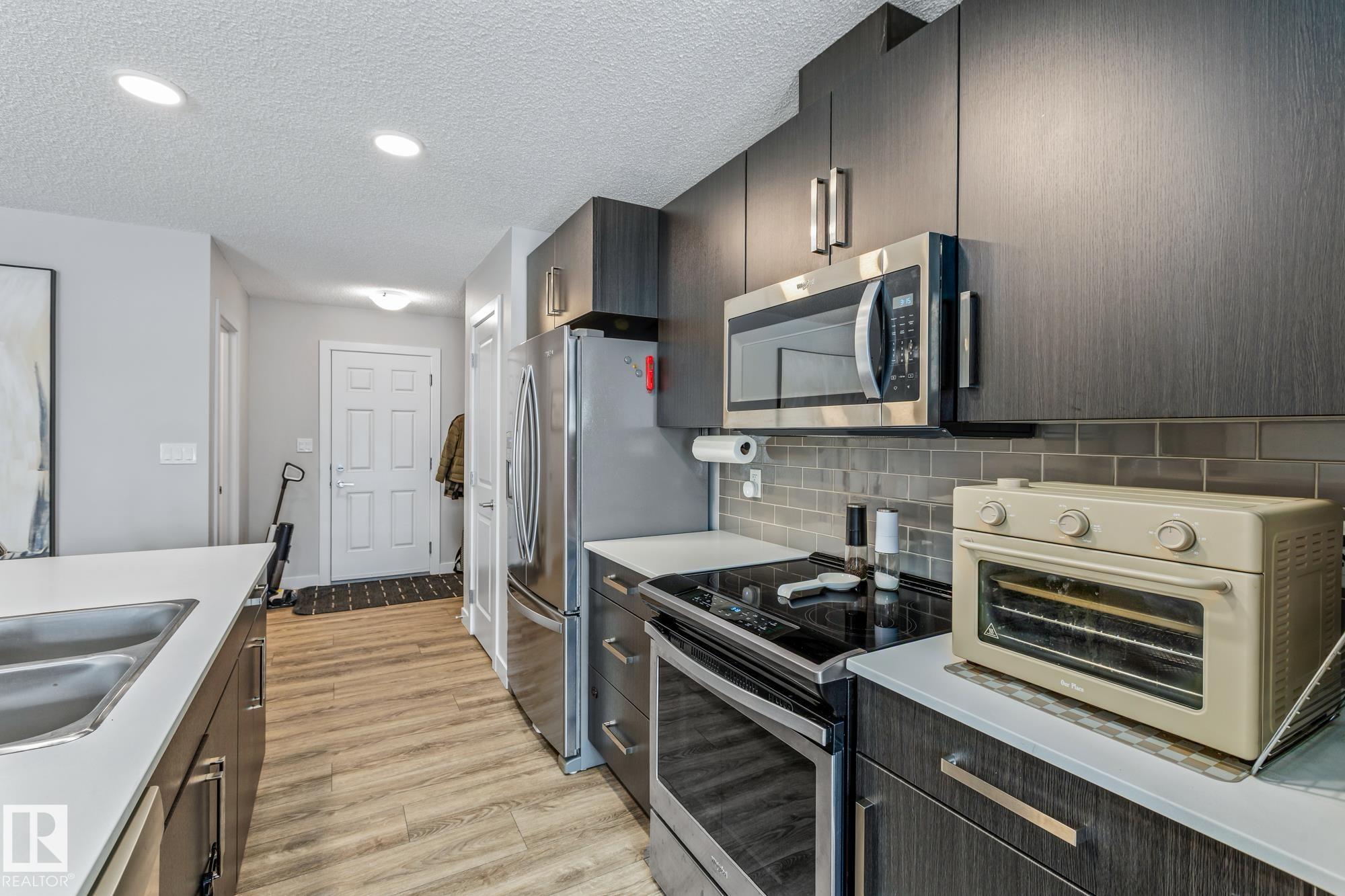 Photo 9 at 856 Ebbers Crescent NW, Ebbers, Edmonton