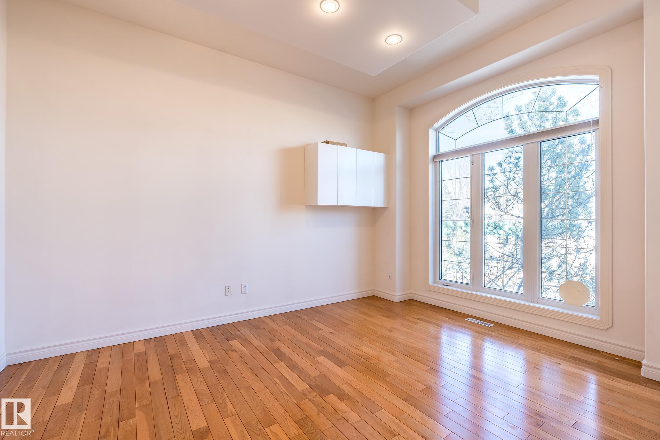 Photo 12 at 189 Blackburn Drive W SW, Blackburne, Edmonton