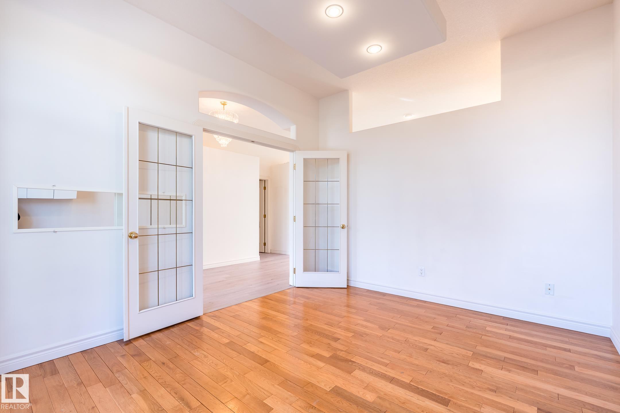 Photo 13 at 189 Blackburn Drive W SW, Blackburne, Edmonton