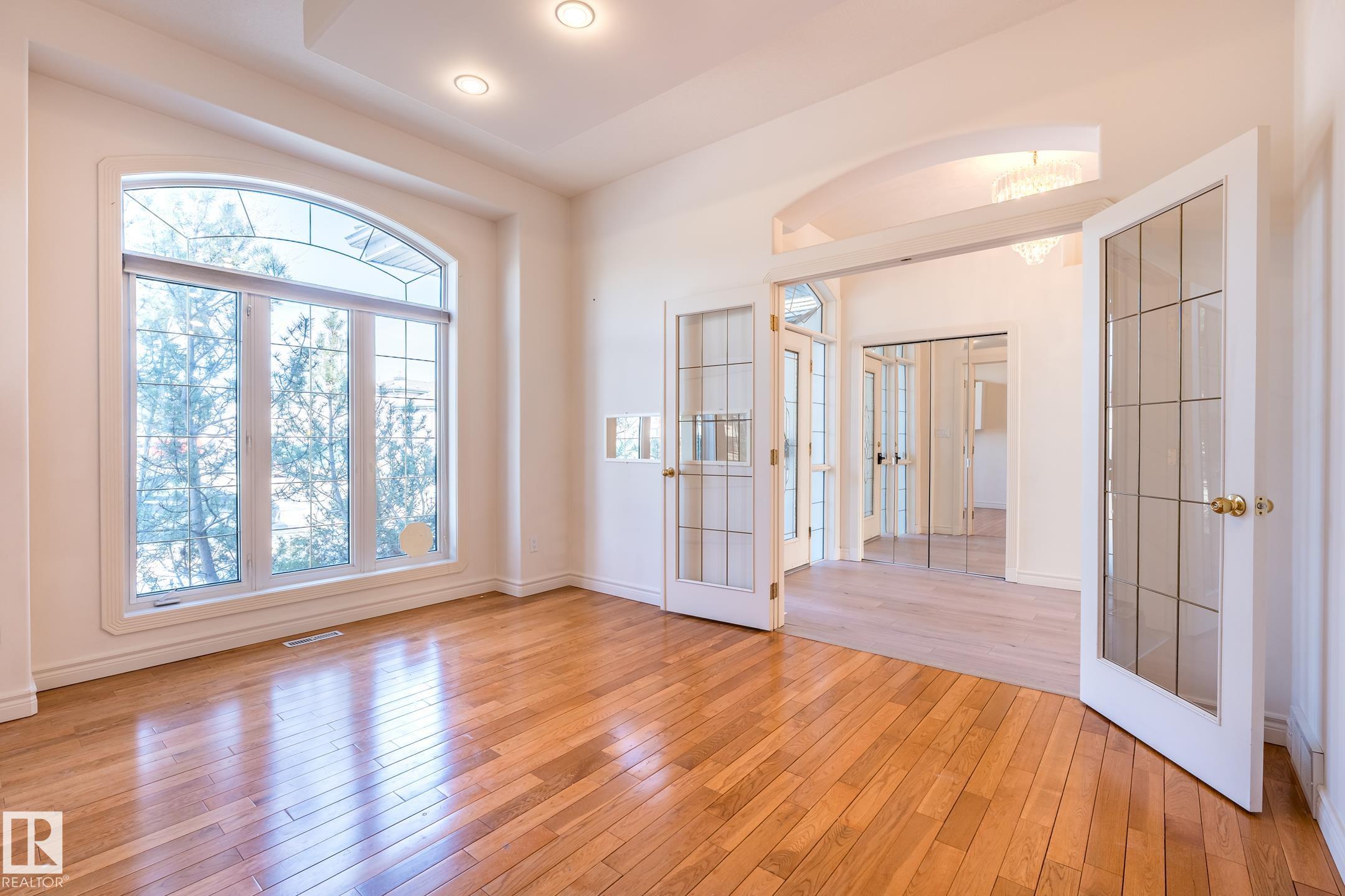 Photo 14 at 189 Blackburn Drive W SW, Blackburne, Edmonton