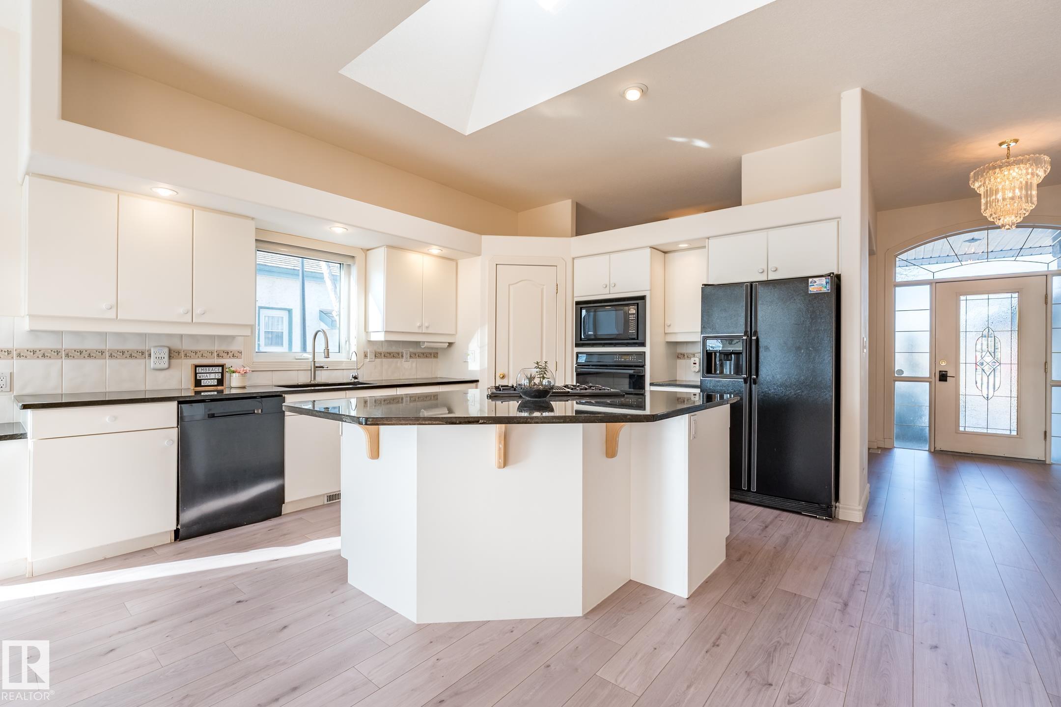 Photo 16 at 189 Blackburn Drive W SW, Blackburne, Edmonton