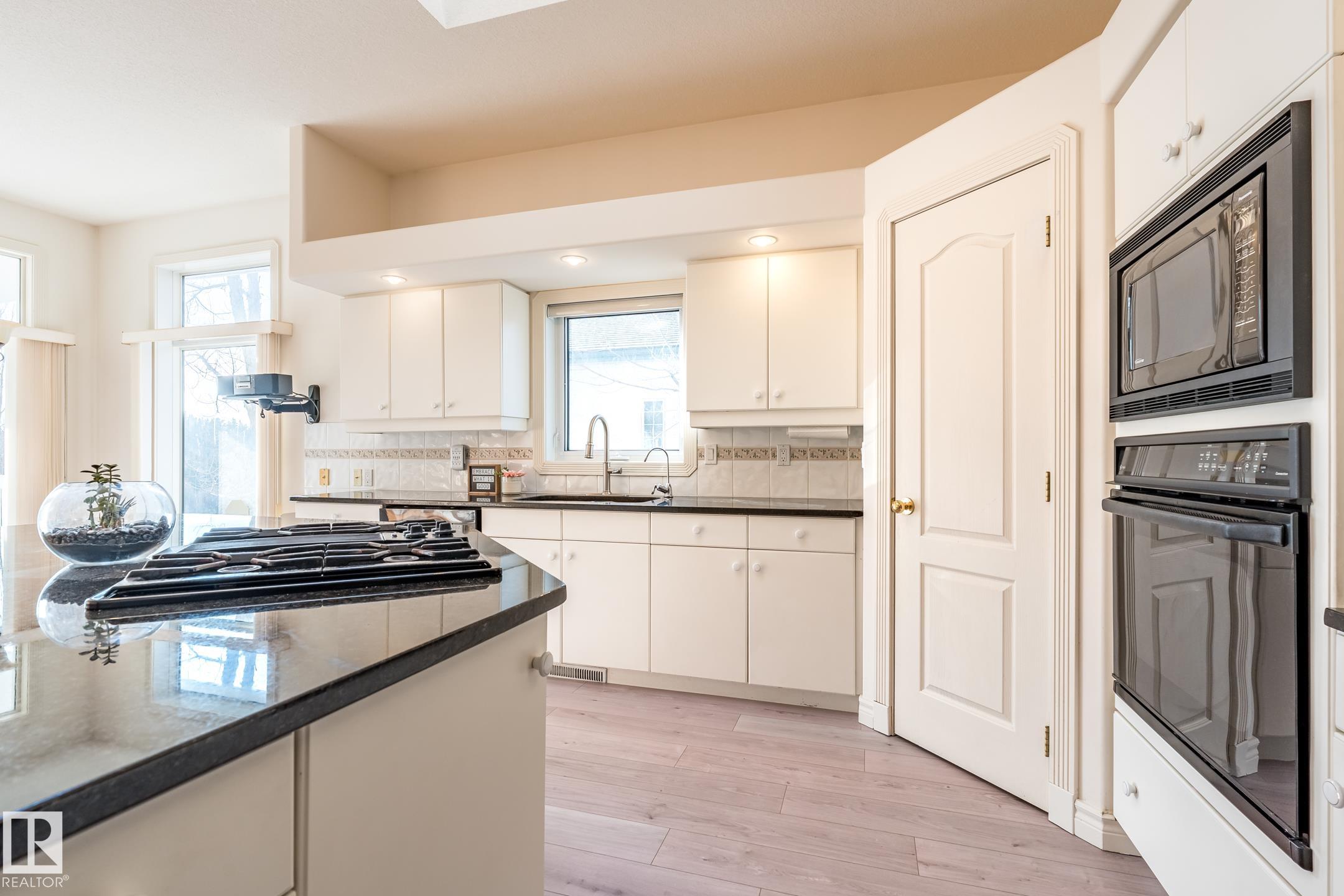 Photo 20 at 189 Blackburn Drive W SW, Blackburne, Edmonton