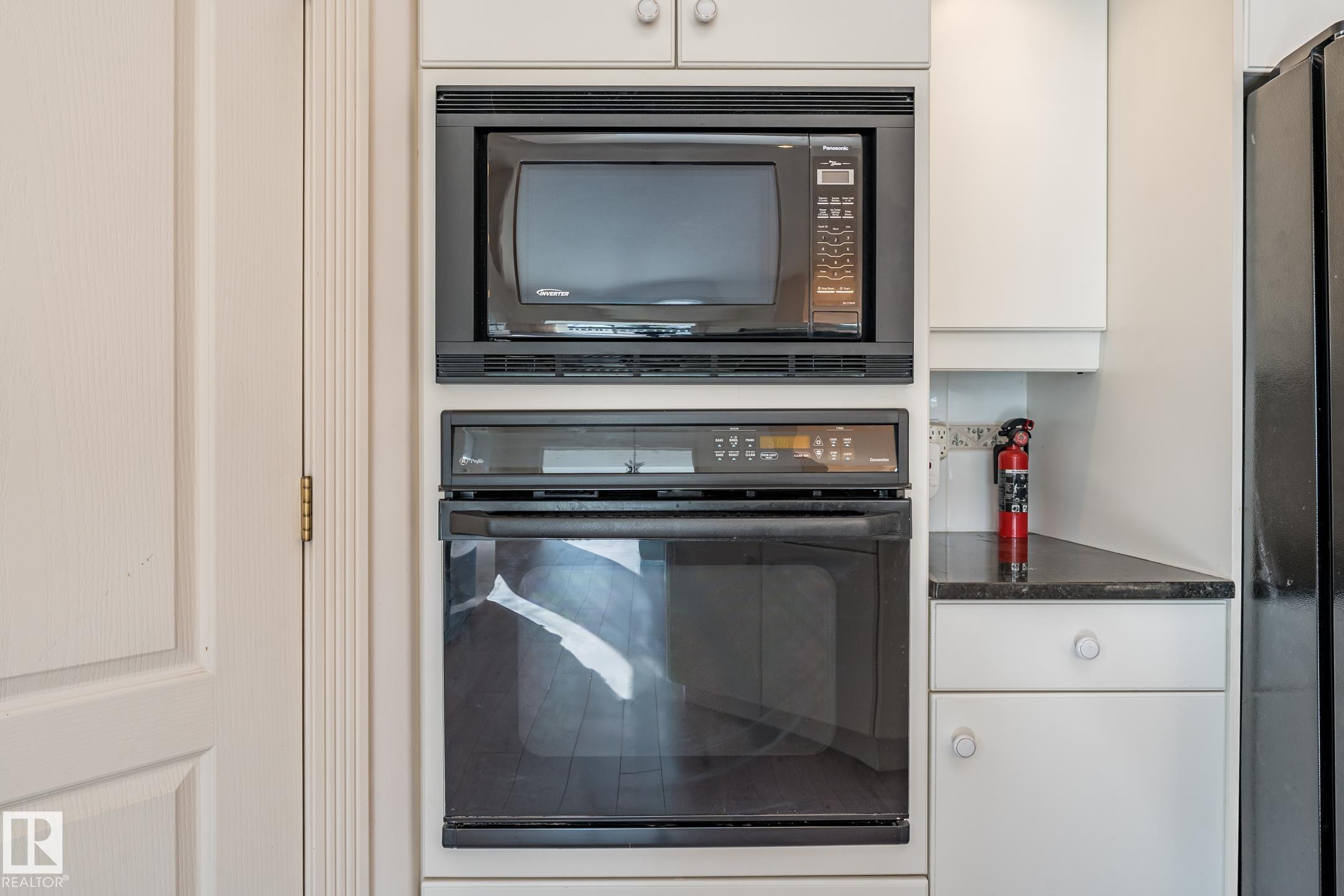 Photo 21 at 189 Blackburn Drive W SW, Blackburne, Edmonton