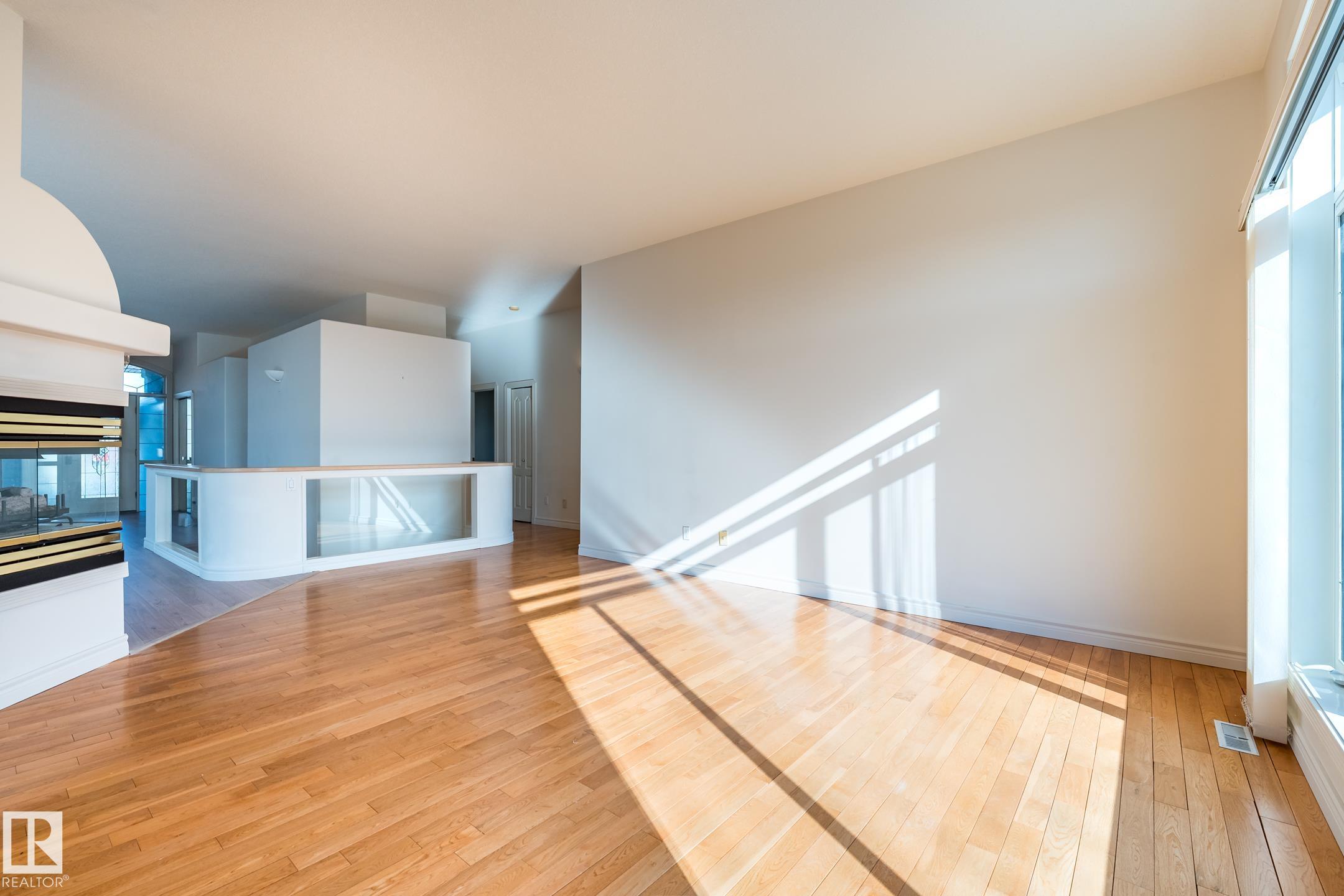 Photo 27 at 189 Blackburn Drive W SW, Blackburne, Edmonton