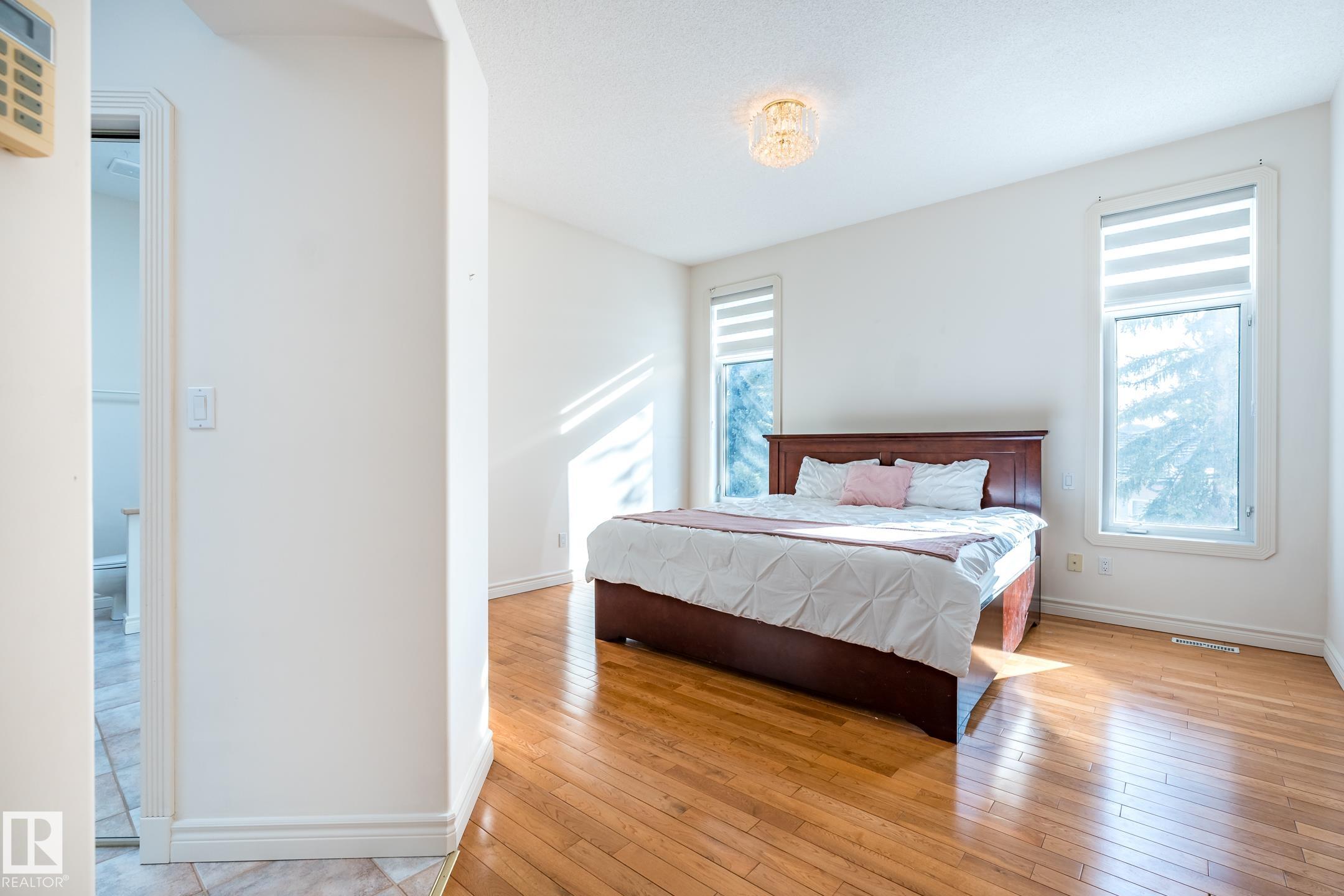 Photo 32 at 189 Blackburn Drive W SW, Blackburne, Edmonton