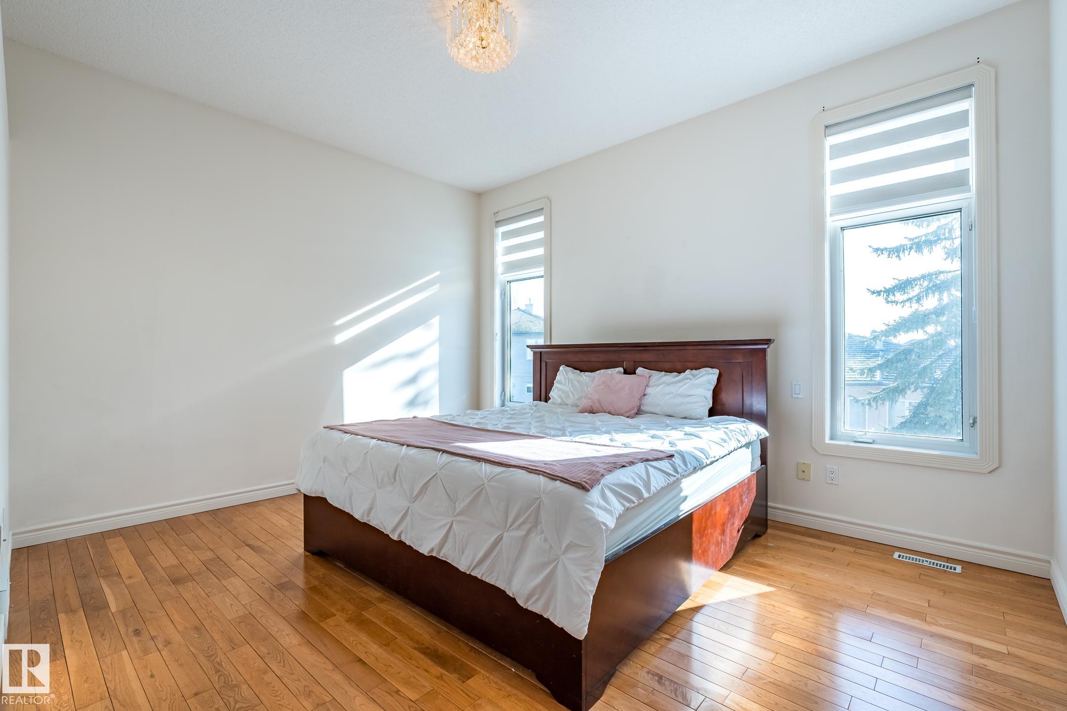 Photo 33 at 189 Blackburn Drive W SW, Blackburne, Edmonton