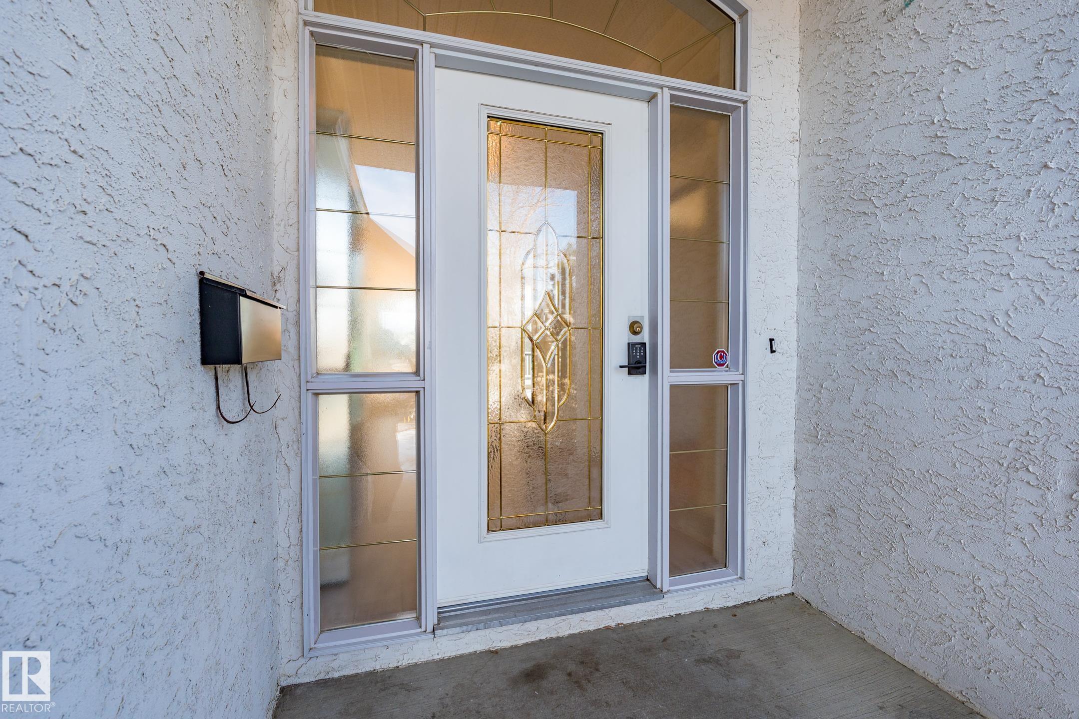 Photo 8 at 189 Blackburn Drive W SW, Blackburne, Edmonton