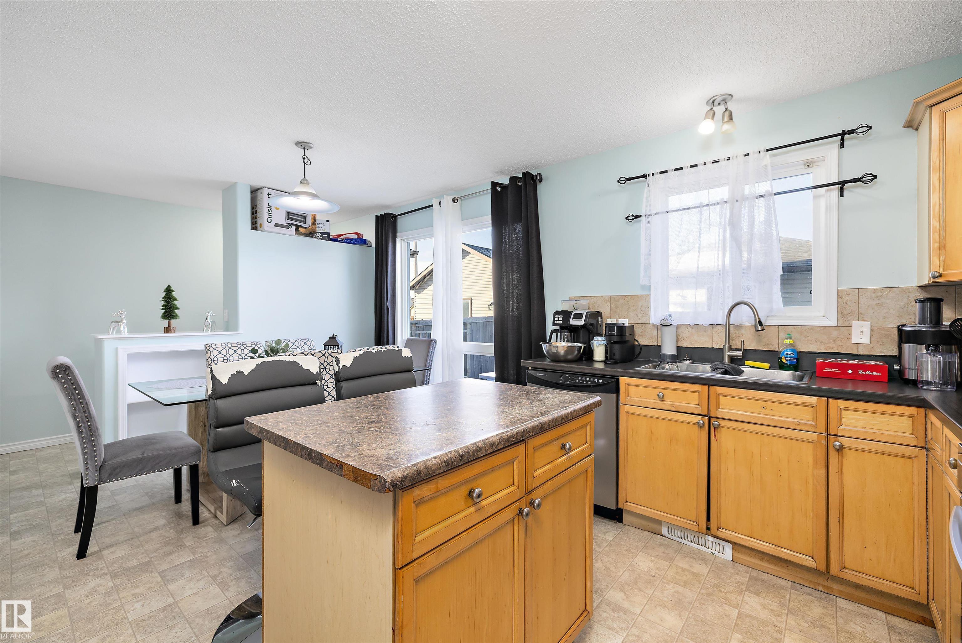 Photo 8 at 16304 43 Street NW, Brintnell, Edmonton