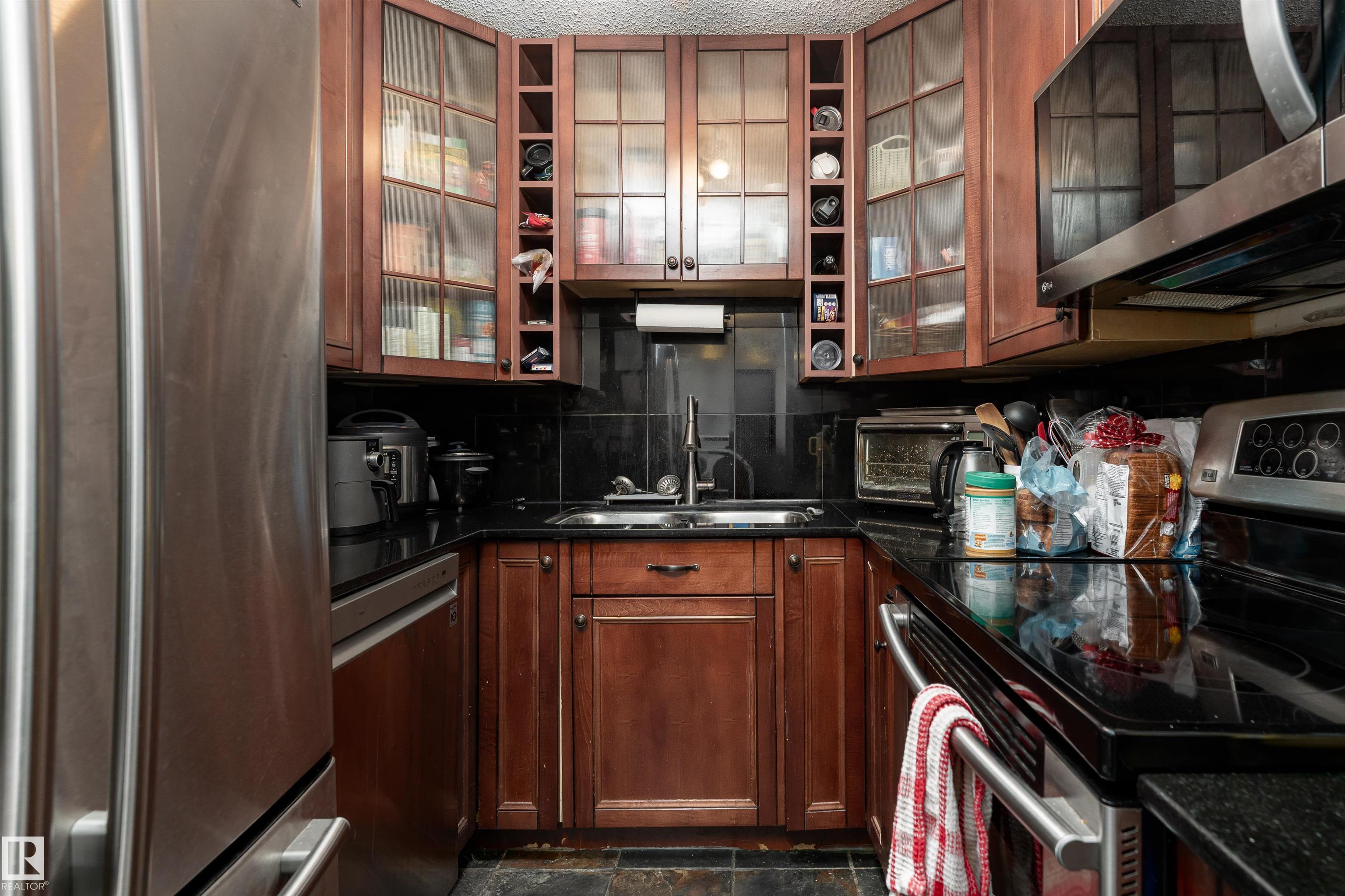 Photo 7 at 203 - 10003 87 Avenue NW, Strathcona, Edmonton