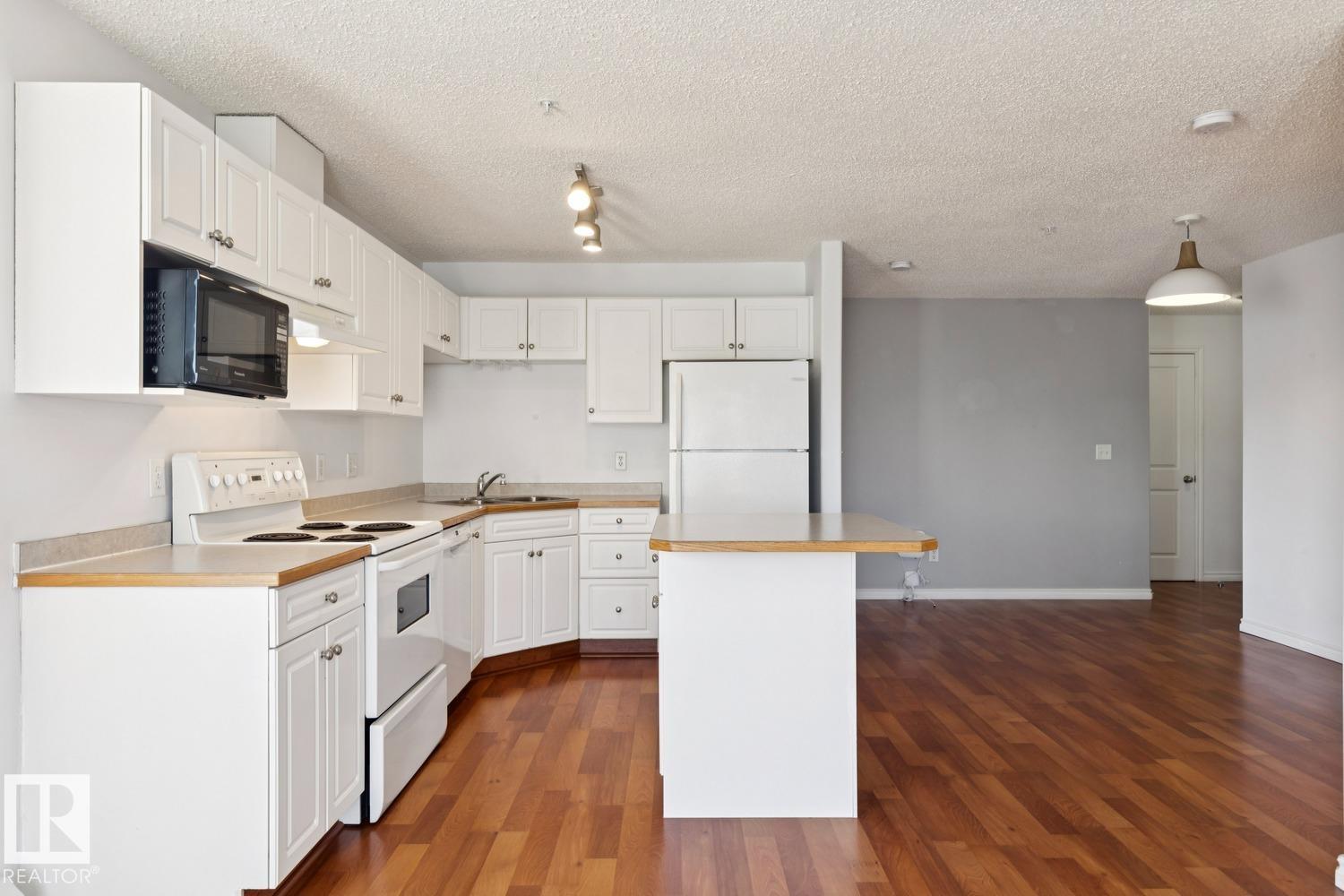 https://zimg.paragon.ice.com/ParagonImages/Property/PM/RAE/225393700/10/0/0/e8803ab8ce4ecfded3ebacd4561c2c28/1/ab156af97a592f932a41c789a6f04449/225393700-bba74de8-6138-4769-b9fb-90eee088abc2.JPG