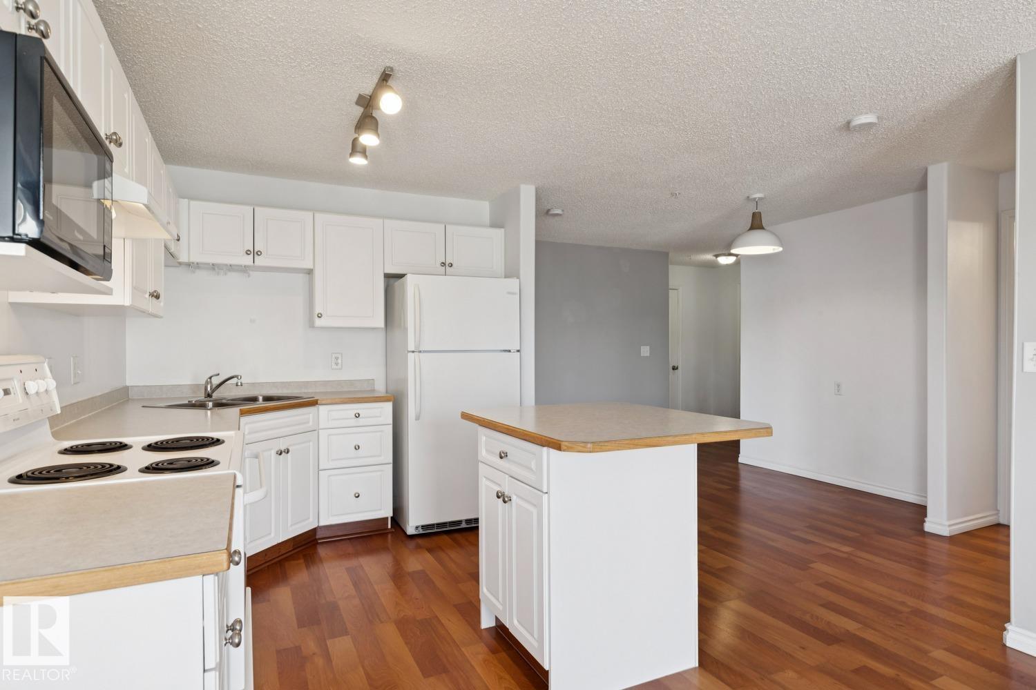 https://zimg.paragon.ice.com/ParagonImages/Property/PM/RAE/225393700/11/0/0/5b7a51ec7b15b45598be684f94cbad1c/1/ab156af97a592f932a41c789a6f04449/225393700-731ab5bc-7ee0-446e-8eda-965de60e1d85.JPG