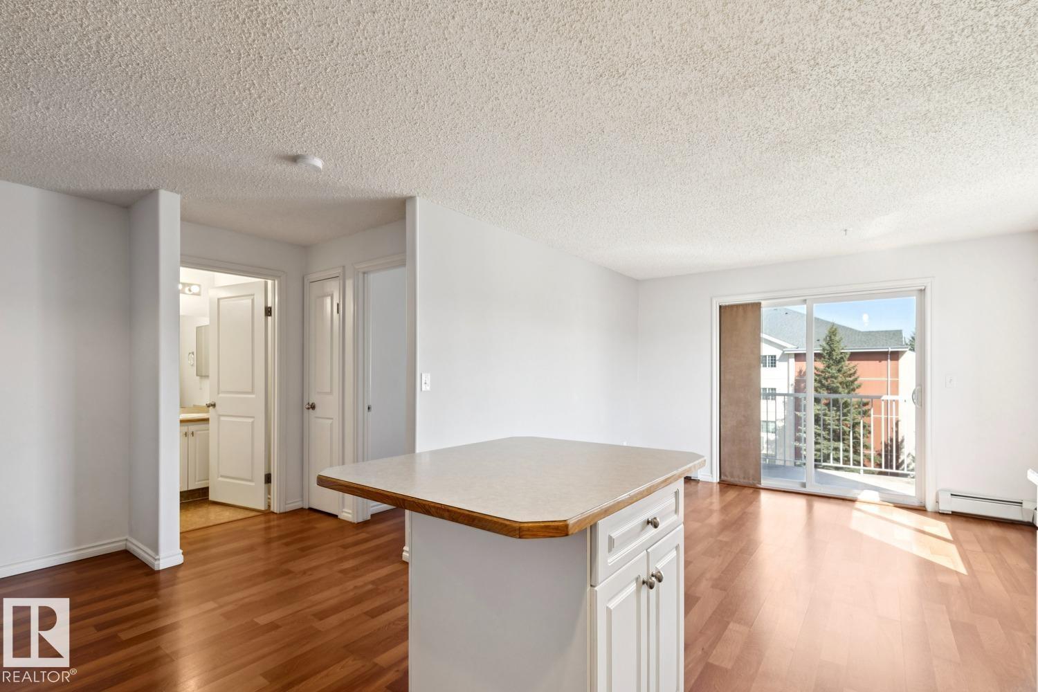 https://zimg.paragon.ice.com/ParagonImages/Property/PM/RAE/225393700/13/0/0/c46fa57c0da3315f99f52bad11770748/1/ab156af97a592f932a41c789a6f04449/225393700-a44b77e9-d0b2-4e19-96f3-acf40d5cac62.JPG