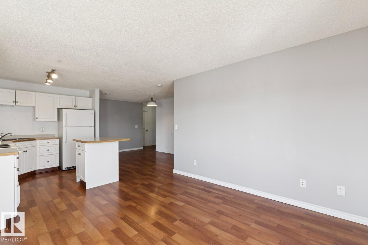 https://zimg.paragon.ice.com/ParagonImages/Property/PM/RAE/225393700/16/0/0/5fdf915818f6baeb4b35428115f54cae/1/ab156af97a592f932a41c789a6f04449/225393700-7e32c5e7-35e9-4a1a-a83a-eb211403f59a.JPG