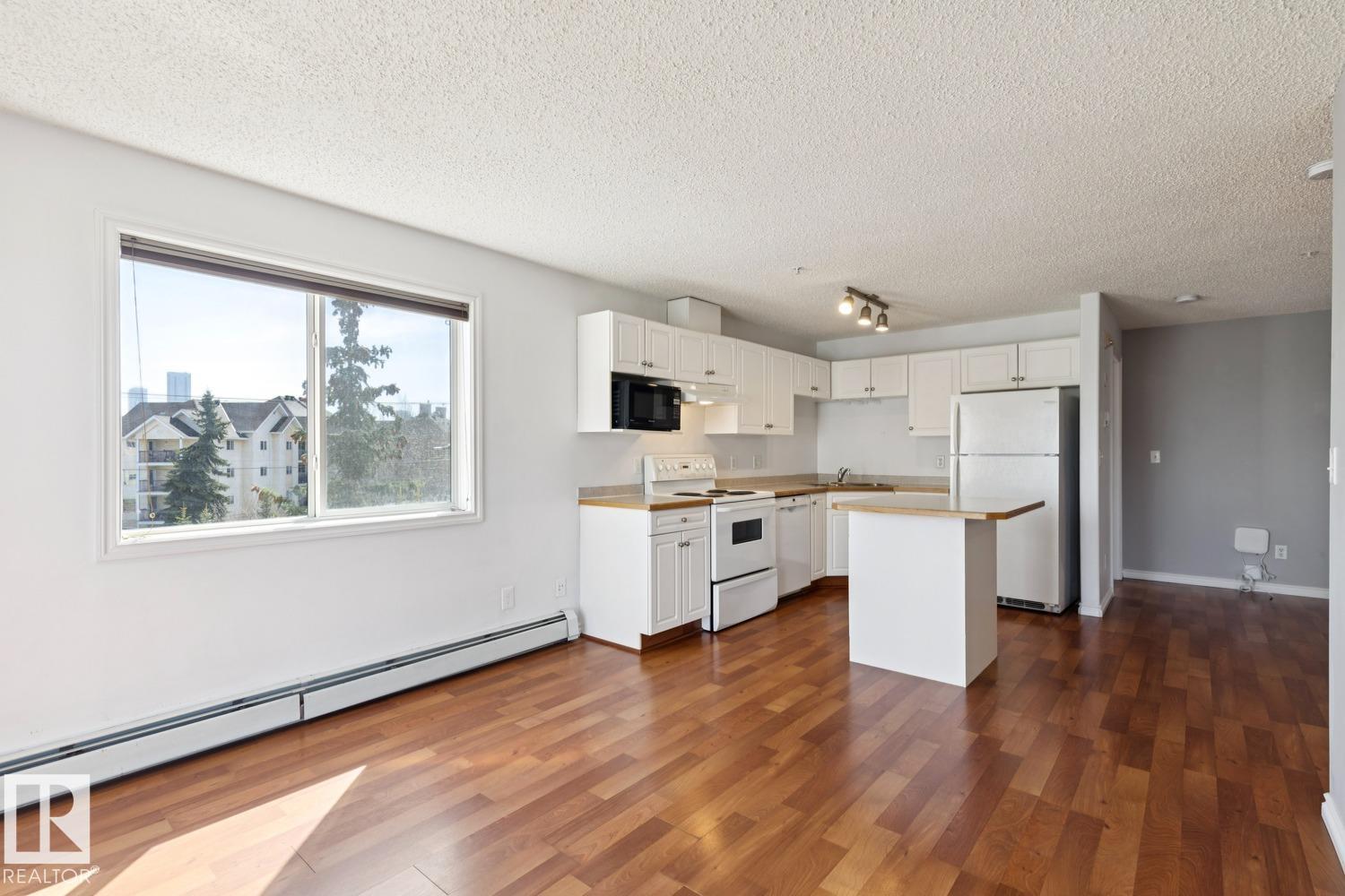 https://zimg.paragon.ice.com/ParagonImages/Property/PM/RAE/225393700/17/0/0/ab63e946ba84df0c479580aa2a18a09c/1/ab156af97a592f932a41c789a6f04449/225393700-71a56b0e-5308-4761-9330-37decefccad3.JPG